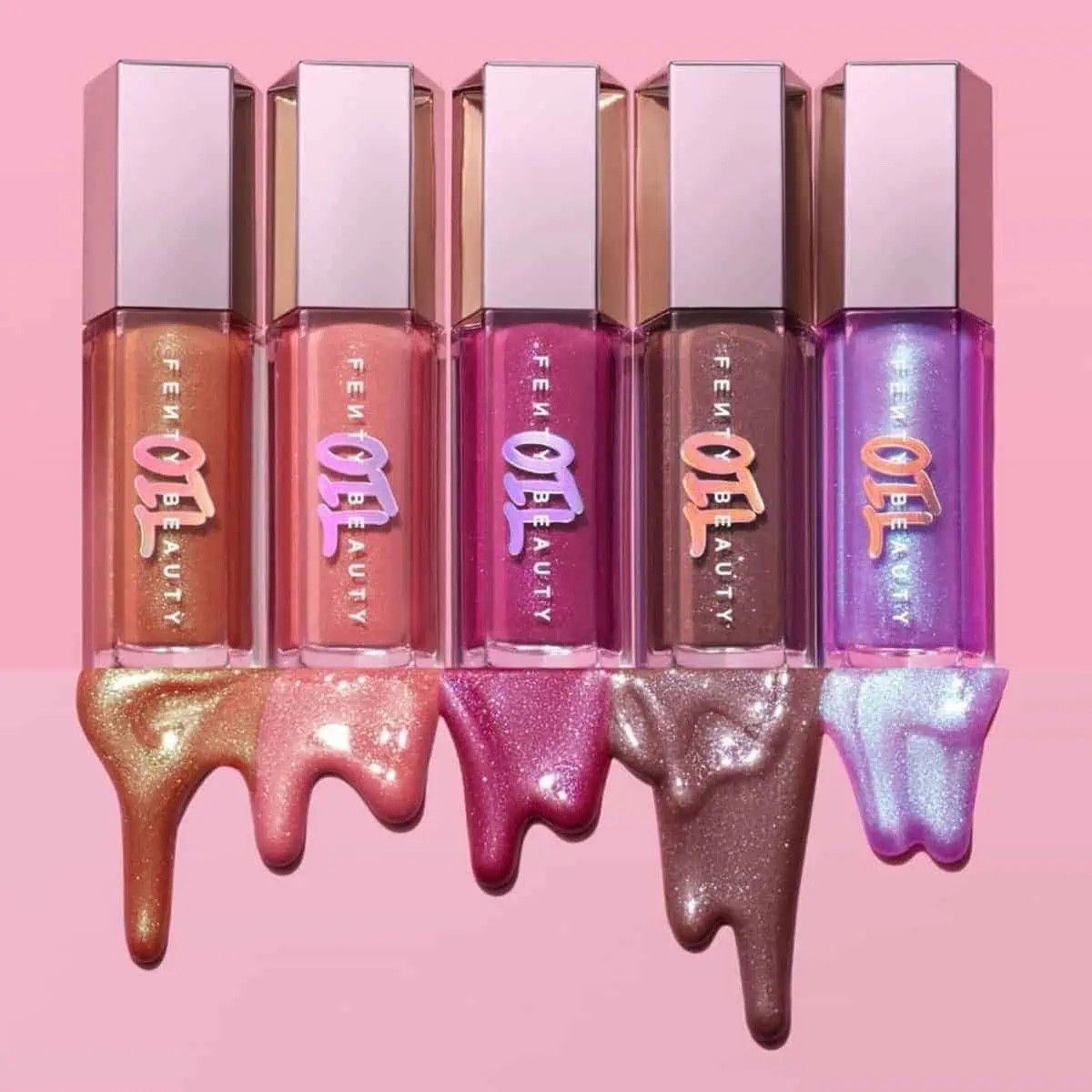 🌟FENTY BEAUTY GLOSS BOMB OIL 🌟

Ecco i nuovissimi Lip Oil di @fentybeauty, una formula idratante e confortevole, che unisce l’idratazione dei Lip Oil e la brillantezza dei gloss. 

Le colorazioni disponibili sono:
- Fu$$Y - un rosa polvere con riflessi;
- Razzberry Jamz - un berry brillante con riflessi;
- Fro$Ted Bunz - un oro ambrato con riflessi;
- Miss Jellyfish - un lilla freddo con riflessi;
- Fenty Glow - un nude rosato con riflessi;
- Rose Amber - un marrone tortora freddo con riflessi;
- $Uperfine $Suga - un oro bianco con riflessi.

Il prezzo è di 27 euro. Vi piace questa novità?
#fentybeauty #fentybeautylipoil #lipoil #lipoilfentybeauty #fentybeautyglossbomb 

