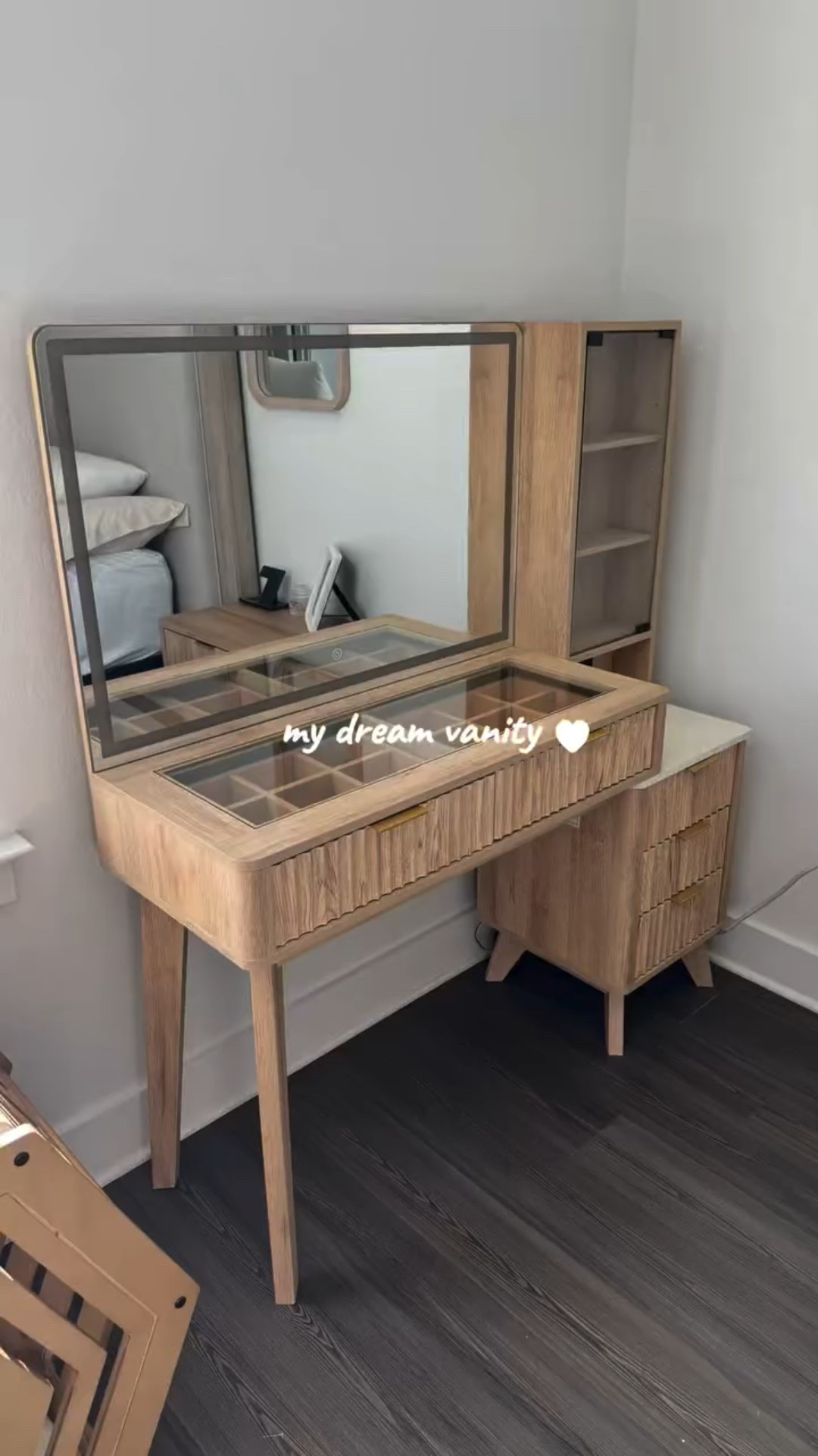If you need me I’ll be at my new vanity 🤍

So in love with how beautiful it is & how well it fits with my bedroom decor. Now I have an excuse to buy more makeup & fragrances! 🤩🤭

#makeupvanity #amazonvanity #amazonhomefinds #beautyroom #vanitymirror

#LTKHome #LTKBeauty #LTKSaleAlert