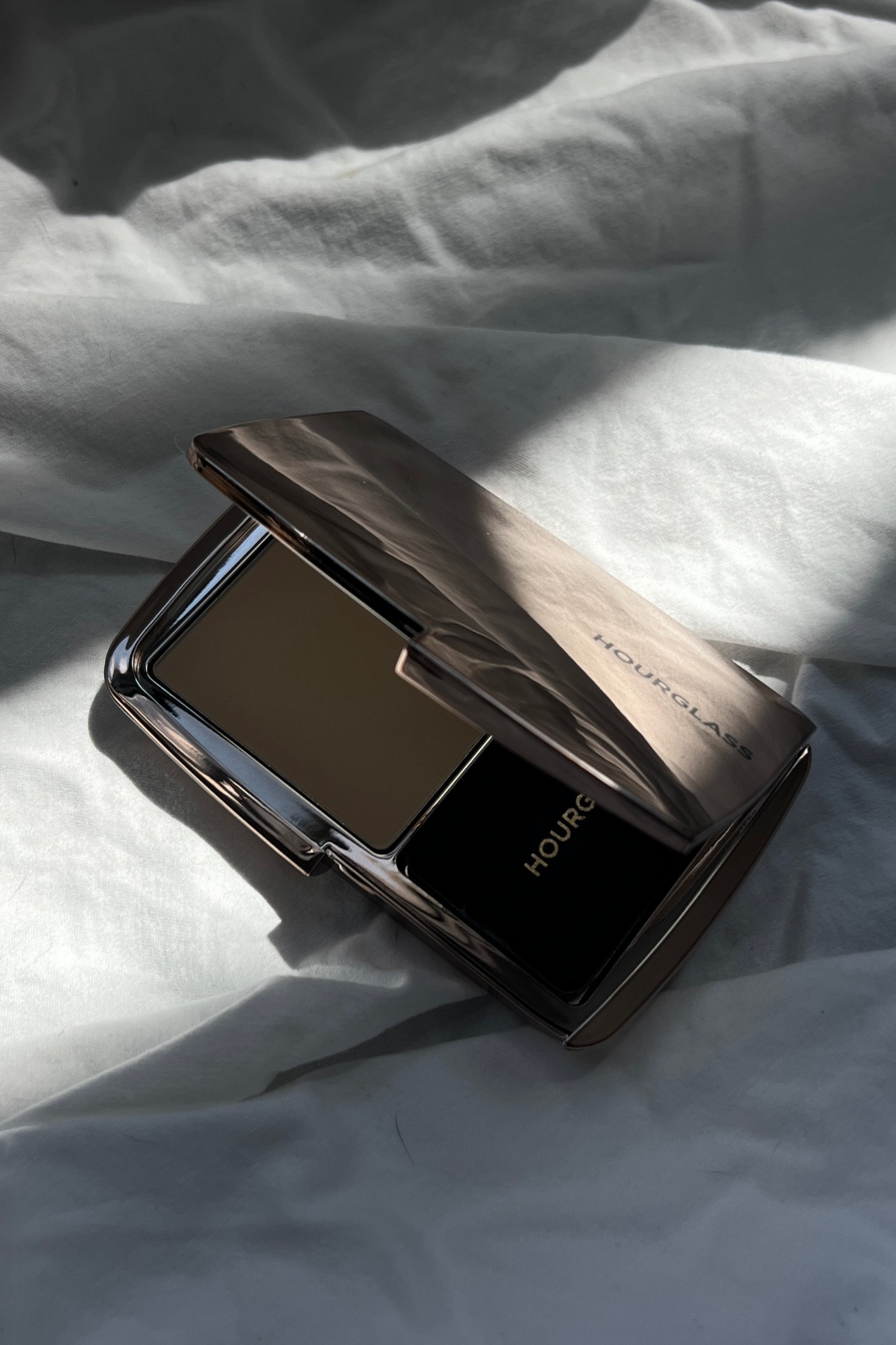 new hourglass vanish airbrush pressed powder 

#LTKbeauty #LTKGiftGuide #LTKfindsunder100