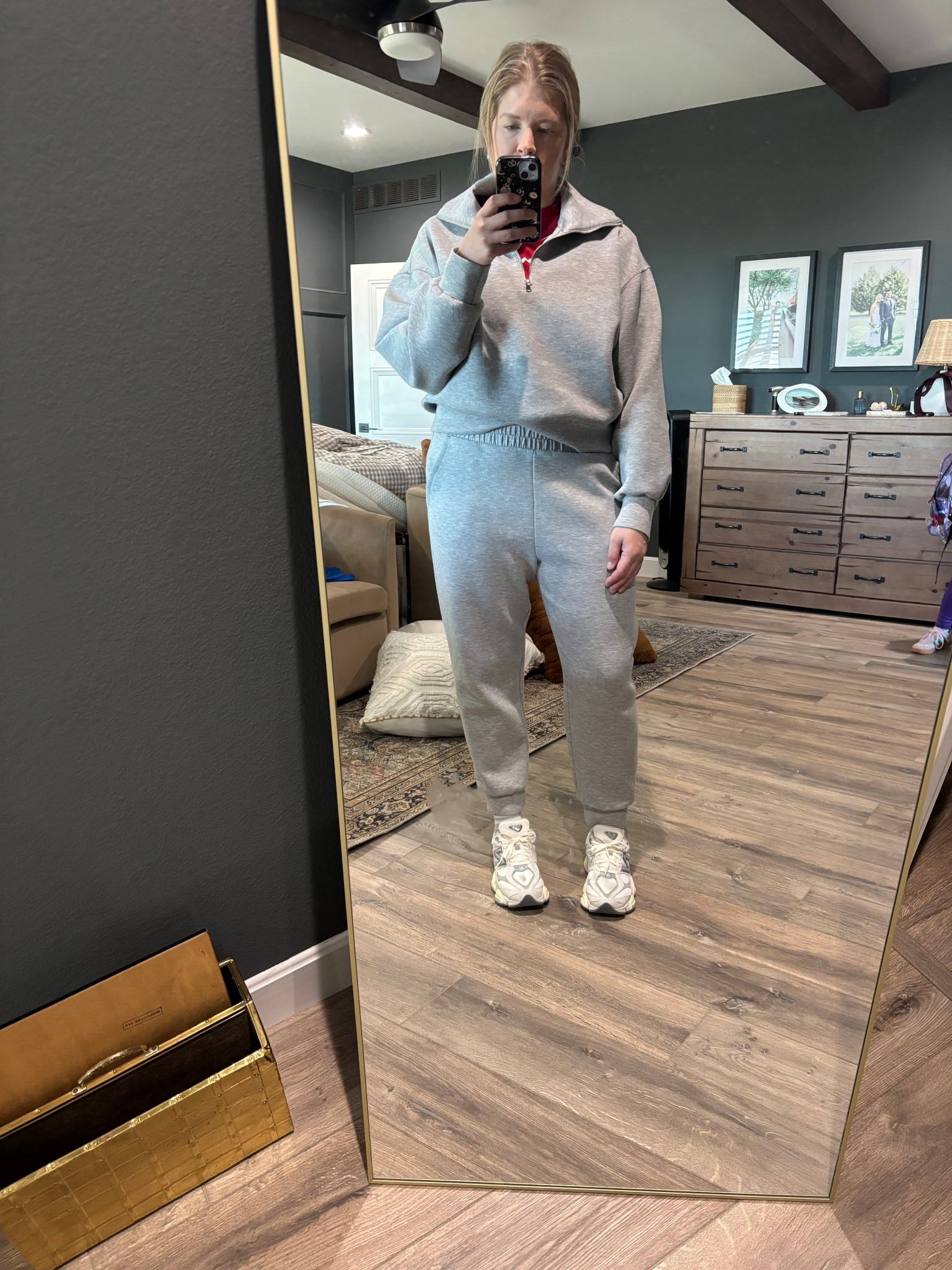 Nice Groutfit. Got my normal size-large, but got the top in “tall” for a little extra length 👽

#LTKActive #LTKU #LTKstyletip