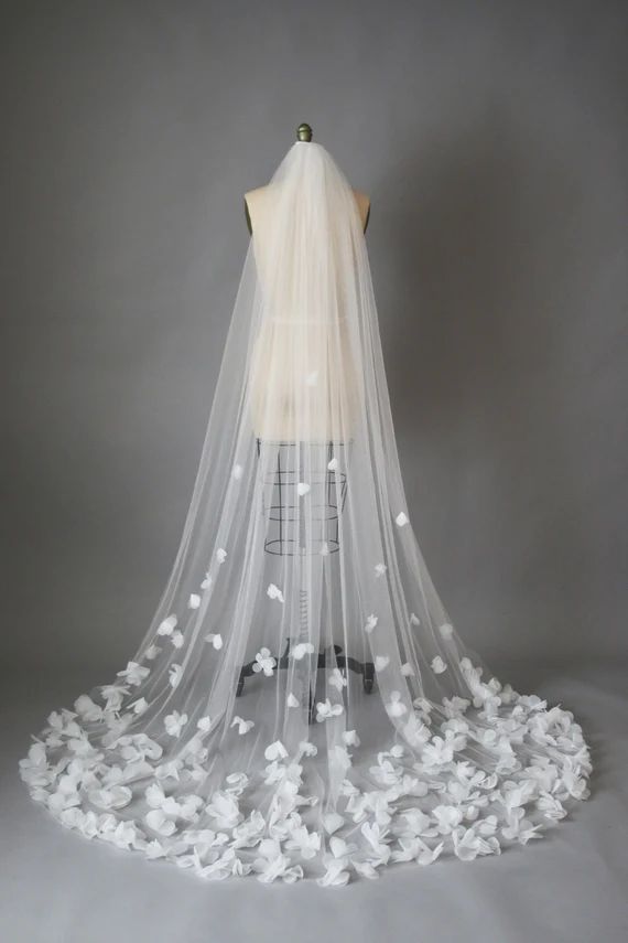 CLO veil, Wedding veil, cathedral veil, chapel veil, flower veil, floral veil, white veil, ivory ... | Etsy (US)