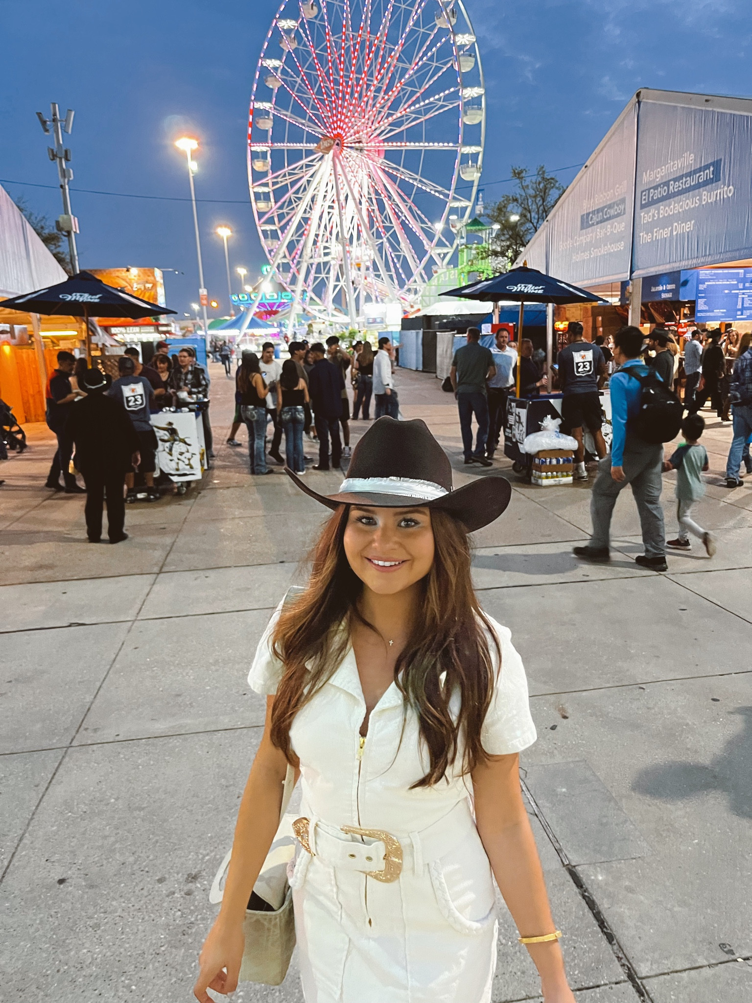 Boot Scootin’ Boogie 

#RodeoHouston #Showmeyourmumu #stetson #cowgirl 

#LTKstyletip