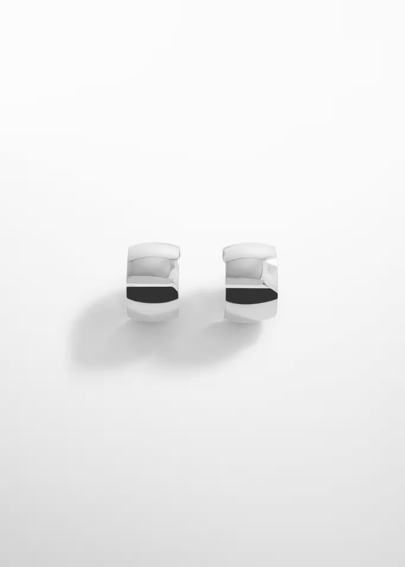 Wide hoop earrings | MANGO (US)