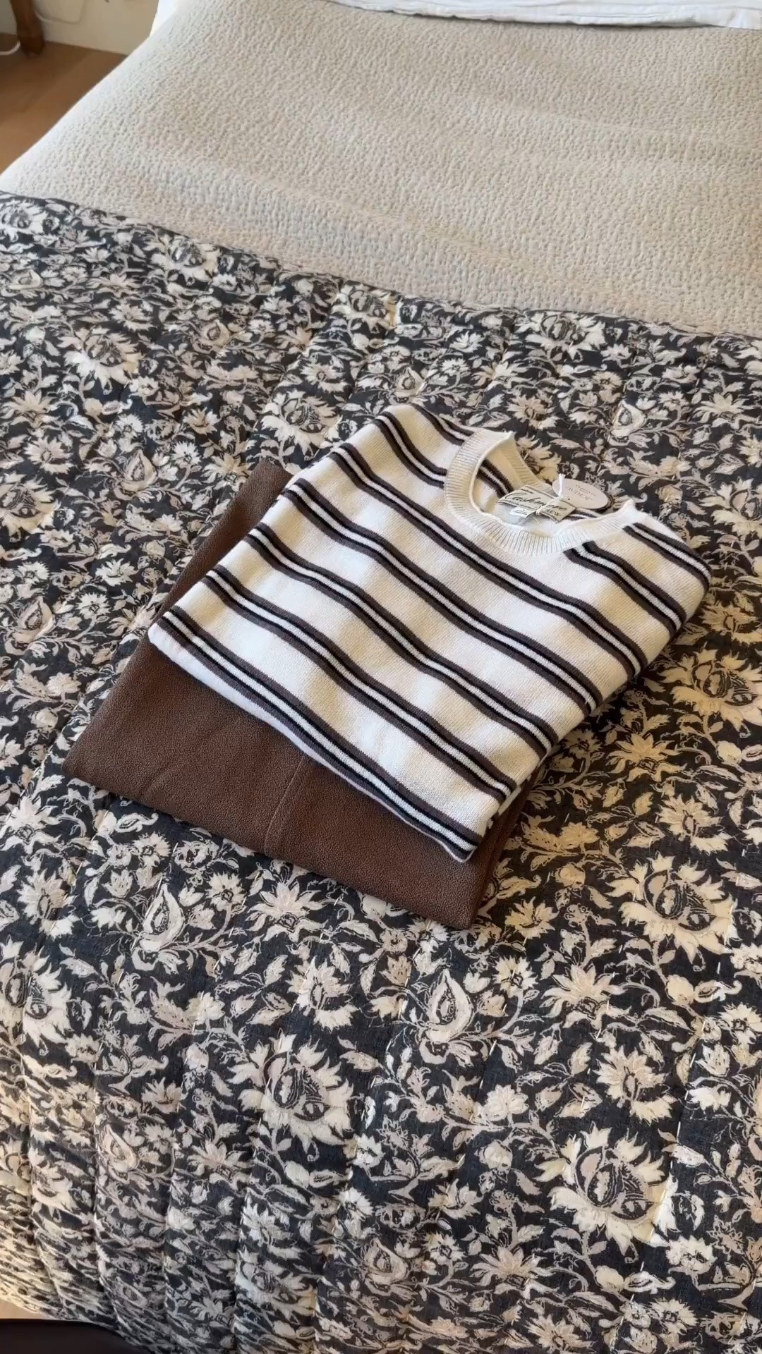 Absolutely loving these fall pieces

#classicstyle
#OOTD
#falltops
#fallsweater
#stripedtop

#LTKootd #LTKSeasonal #LTKTravel