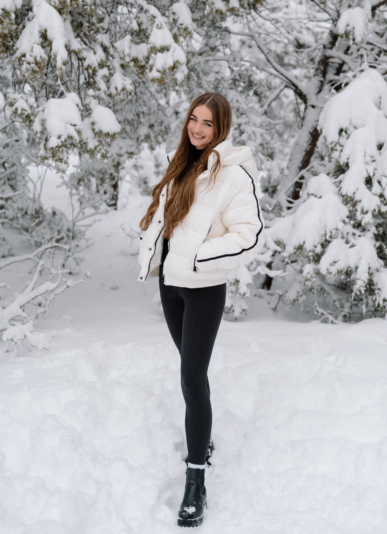 baby it’s cold outside! This is one of the coziest puffer jackets I have ever worn and the neutral color can be paired we a variety of outfits and styles! 

#LTKSeasonal #LTKtravel #LTKfit