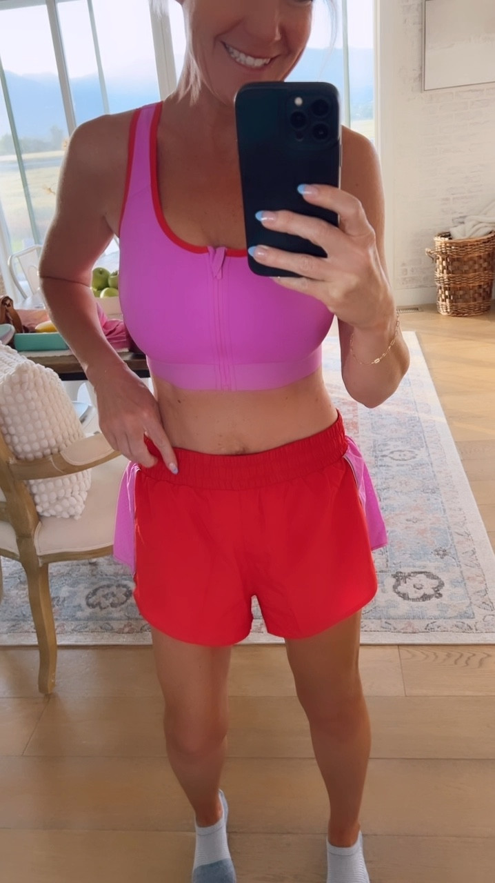 I am loving this color combo! The perfect fit for running or running errands 🤣🏃‍♀️

#LTKFitness #LTKSummerSales #LTKActive