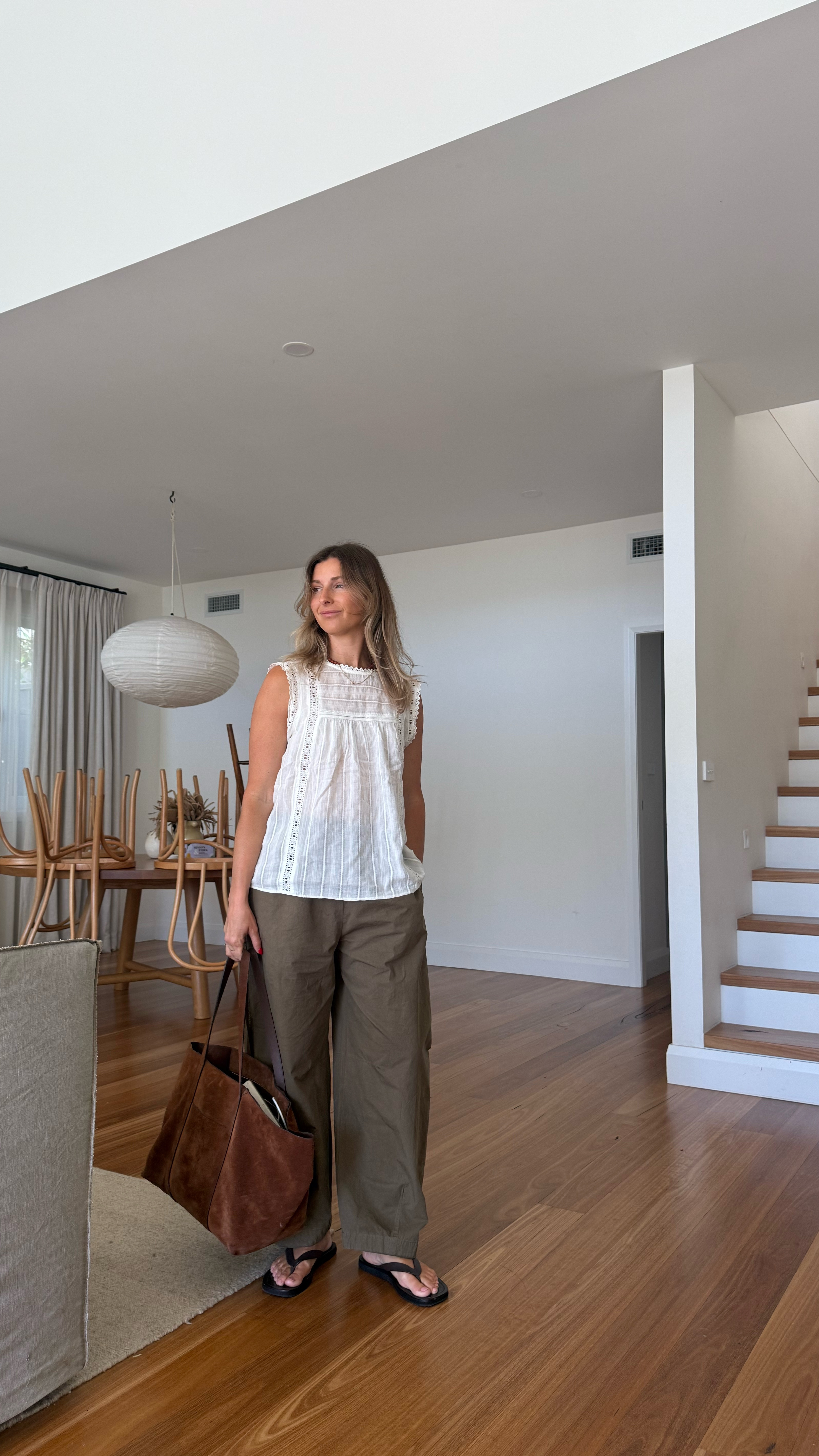 Spring ootd - I’m in size 8 in both! Bag is Sézane 