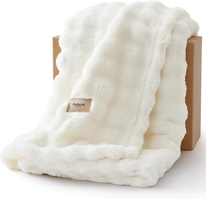Bedsure 3D Bubble Blanket for Couch - GentleSoft White Throw Blanket for Sofa Bed Room Decor - Lu... | Amazon (US)