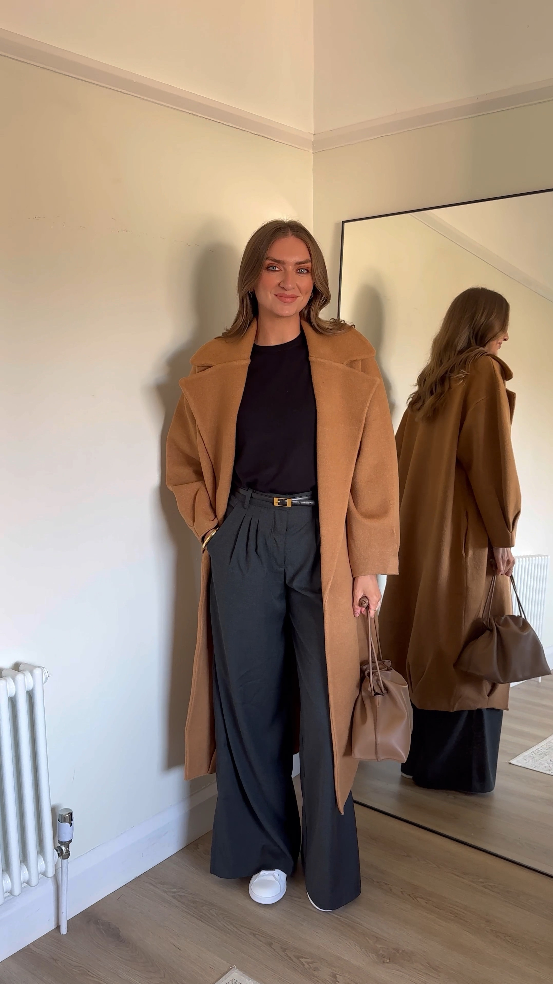 AD. Seasonal styling with @karen_millen 🍂 this is one of my favourite colour palettes for autumn/winter: black, grey and tan! It’s a complete failsafe 

You can use my code: EMILY15 for an extra 15% off online! 