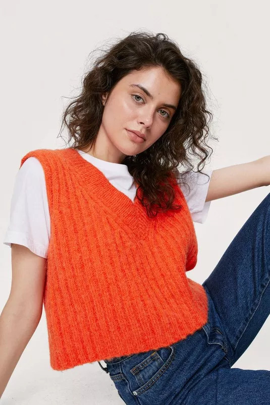 Chunky Ribbed V Neck Cropped Sweater Vest | Nasty Gal (US)