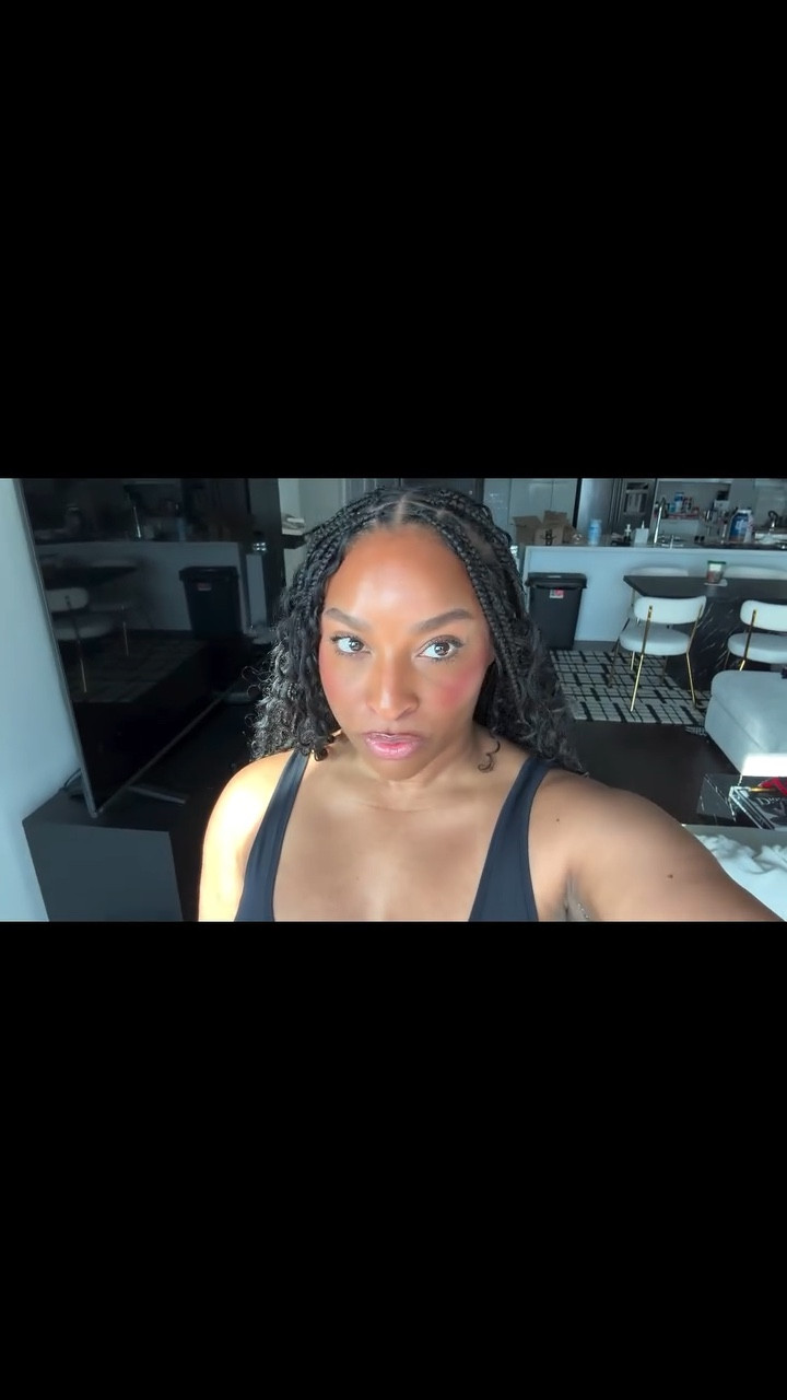 My go to no foundation look for this Texas heat 🥵🔥

#makeupartist #dallasmakeupartist #dallasmua ##makeup #glam #celebritymakeupartist #dallascelebrity #dallasinfluencer #alayzacaseymakeup #influencer #dallasblogger #dallascontentcreator #contentcreator
