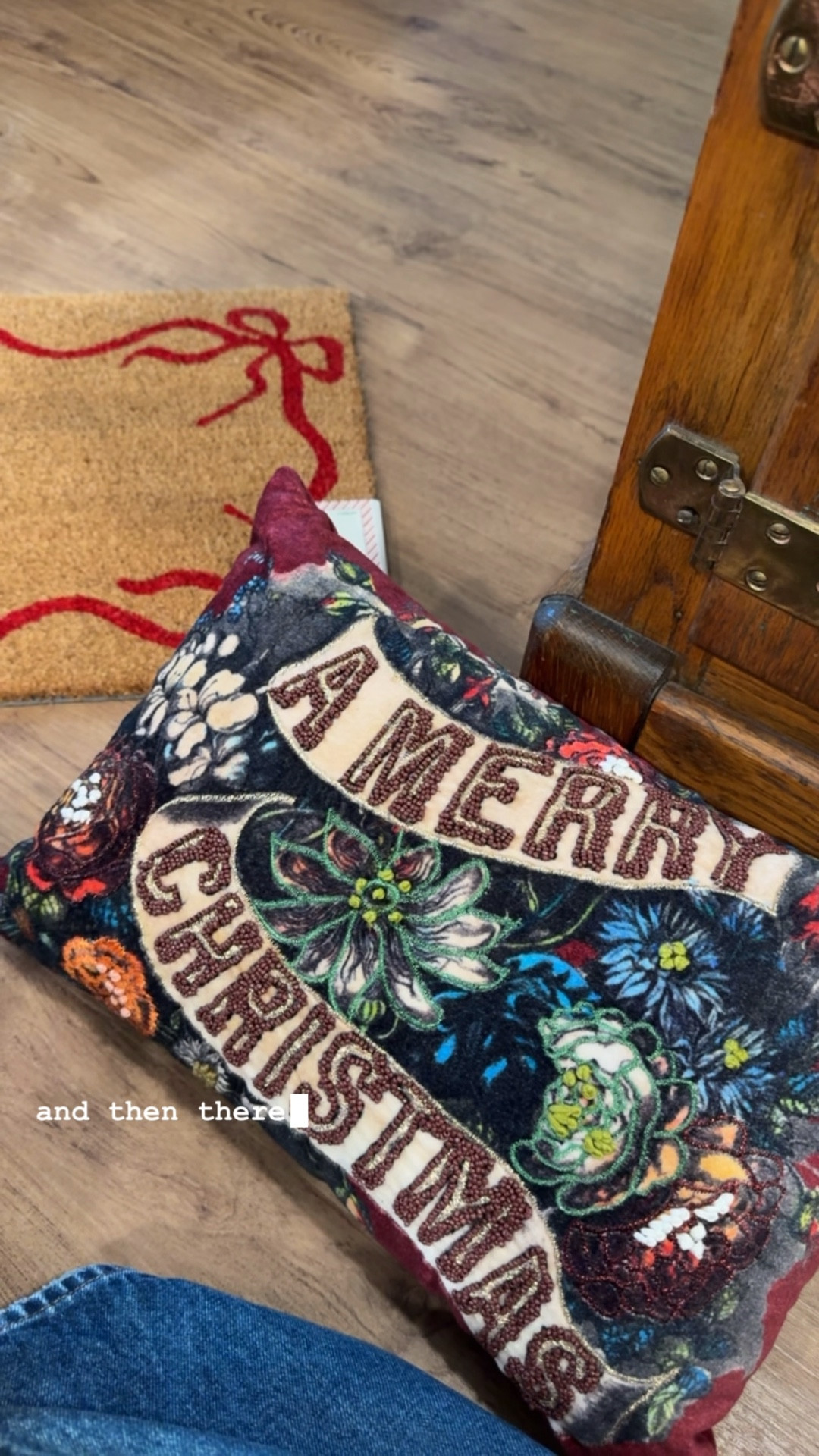 I know it’s crazy early to talk about holiday but get it now before it sells out

#LTKHome #LTKHoliday #LTKSeasonal