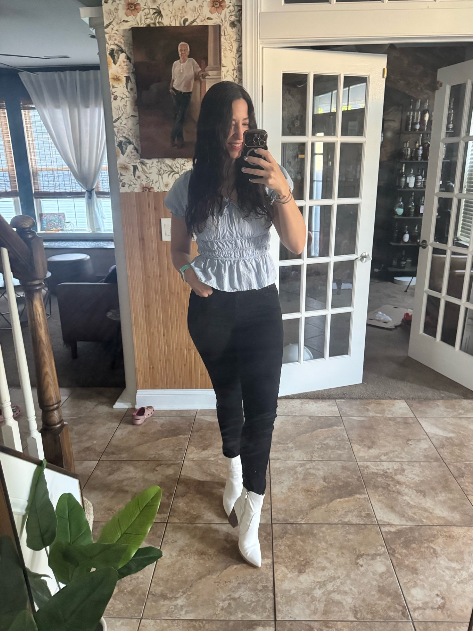 In love with this cropped shirt, I wore it with my skinny jeans! These jeans are Levi’s skinnies and I love them so much! Stretchy fit size 29.

#LTKmomlife #LTKdayinmylife #LTKootd