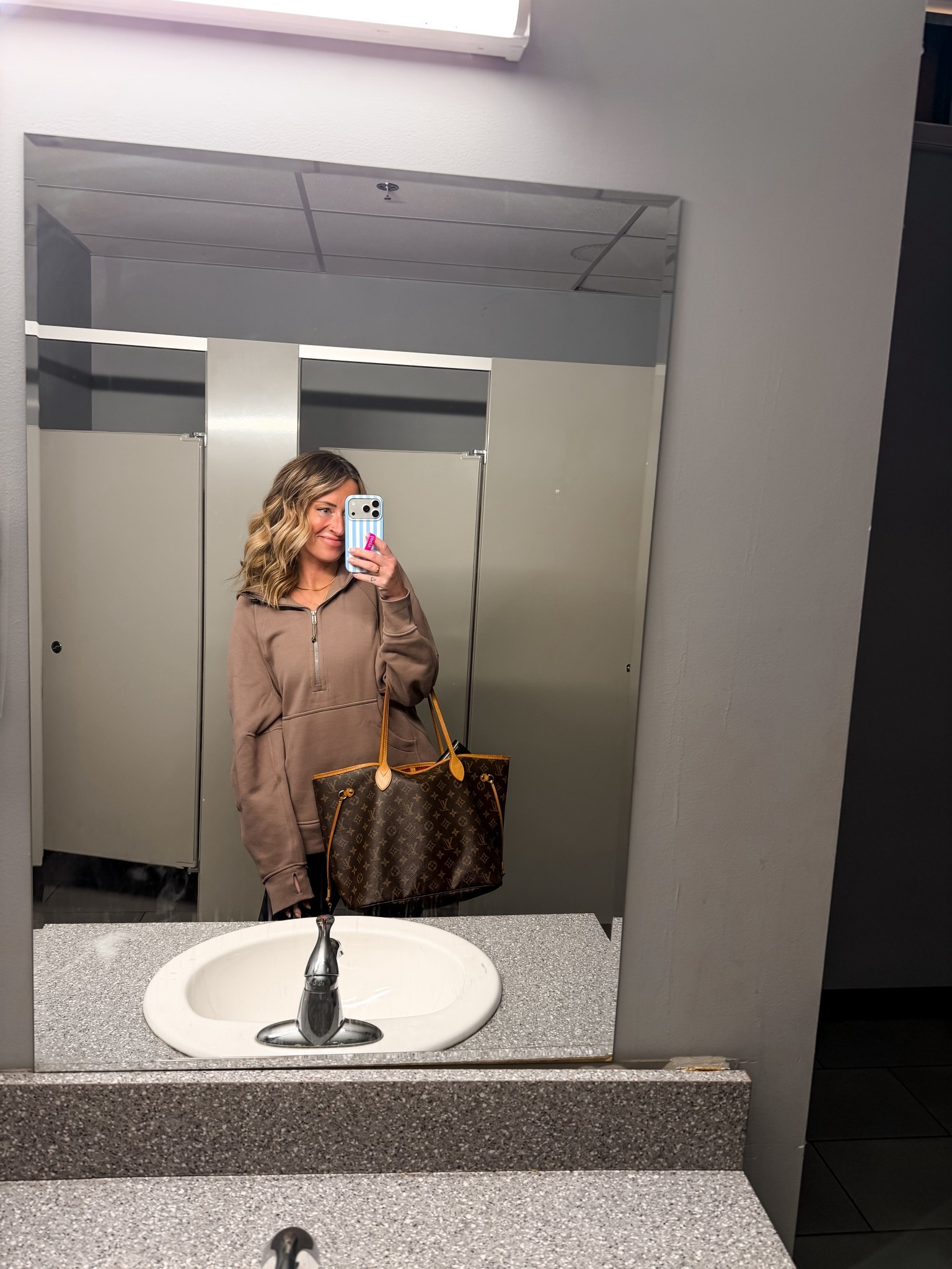 Sports mom style and bags for spring sideline weekends gameday