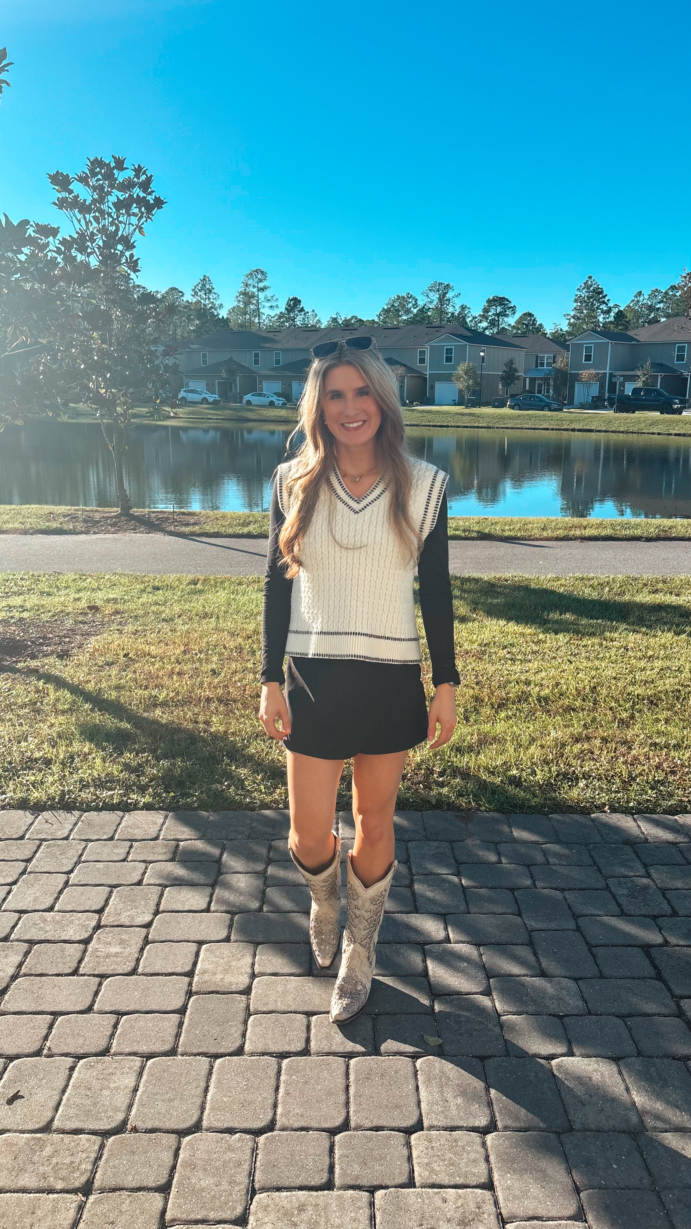 Pumpkin patch perfection 🎃🍂 cozy knits + boots kind of day 🤎
#falloutfit #ltkfallstyle #ltkfashion #pumpkinpatch #autumnvibes #cozystyle #ltkfall #falloutfitideas
 

 #LTKSeasonal #LTKStyleTip #LTKShoeCrush