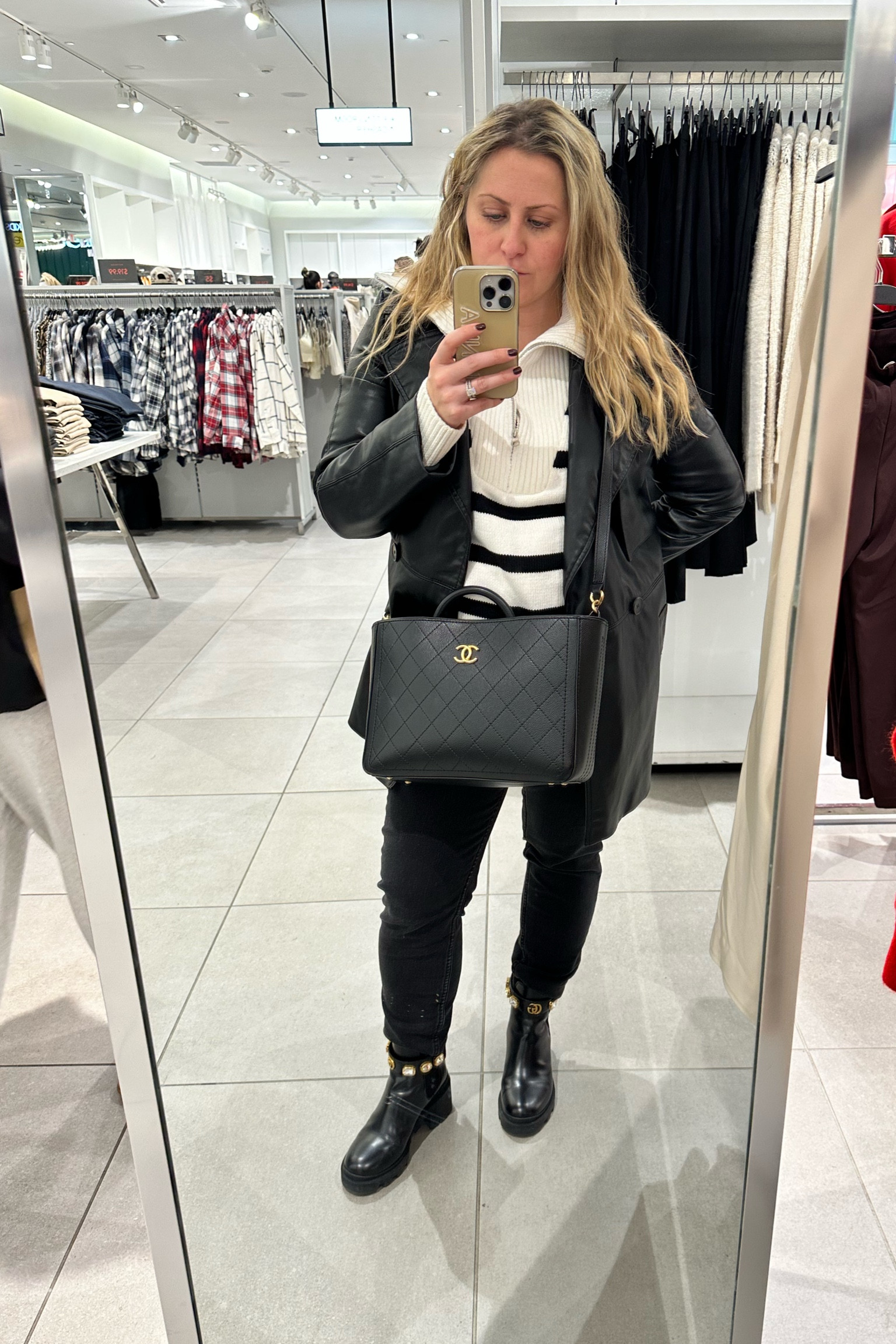 Mall holiday shopping outfit of the day 

#LTKbump #LTKsalealert #LTKfindsunder100