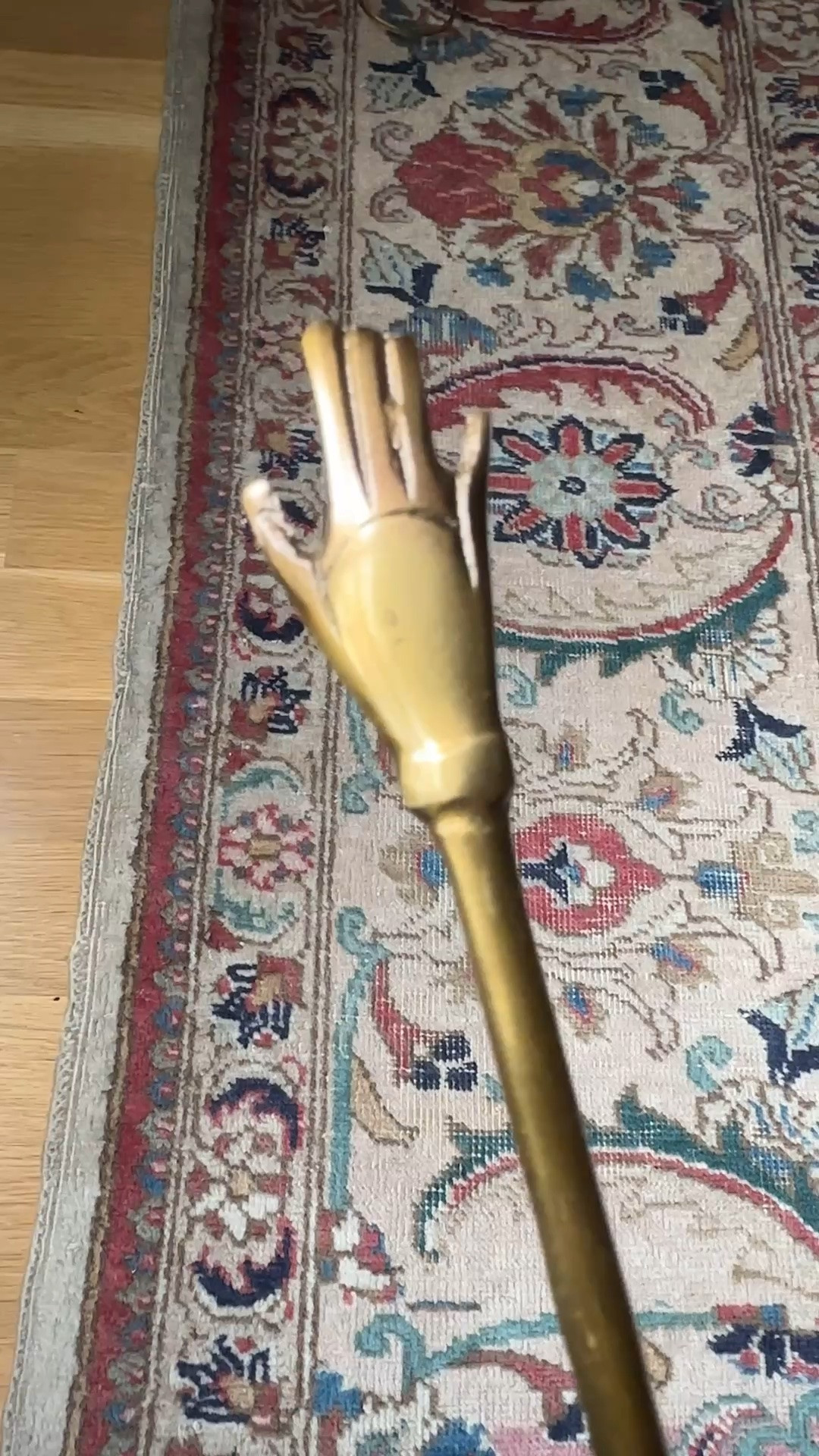 One of my favorite styling pieces: this brass hand bookmark is such a fun conversation piece! Display a coffee table book opened to a favorite image, lay this on top and you have a piece of artwork on your table! 

@Alice Lane #alicelanehome #alicelanehomecollection #interiordesign #homedecor