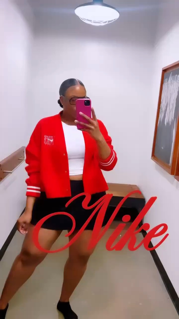 Nike crop sweater will make any outfit pop.. this is too good.! I’m wearing a medium due to over sized 🔥

#LTKPlusSize #LTKMidsize #LTKTall