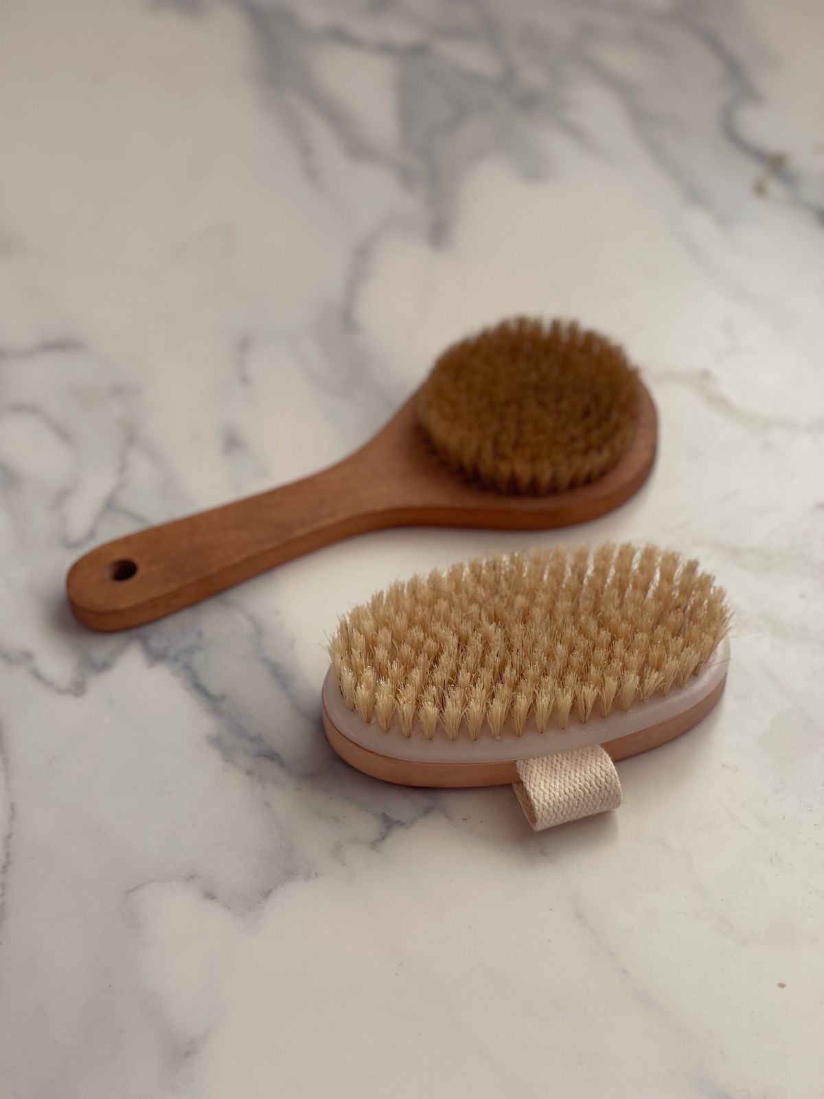I  dry brush every night and it's such a game changer for your lymphatic system and helps reduce cellulite


#LTKmomlife #LTKselfcare #LTKBeauty