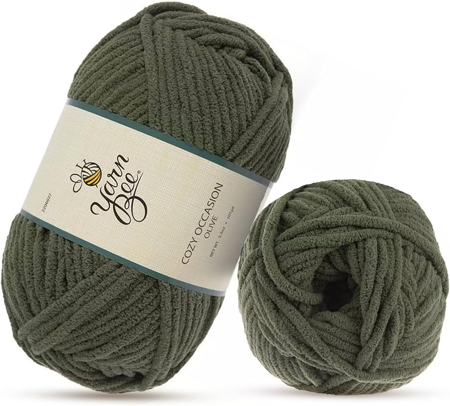 Yarn Bee Super Bulky – Soft Skein – 101 Yards of 100% Polyester Yarn for Crocheting Blankets,... | Amazon (US)