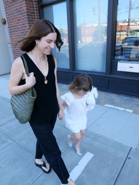 I always shop for my kids at @gap and was excited to find these linen pants for myself when browsing! They’re exactly what I’ve been looking for ~ an easy  style that looks nice but is also super comfy for mom-life and everything in-between. #howyouweargap #gapparents #ad