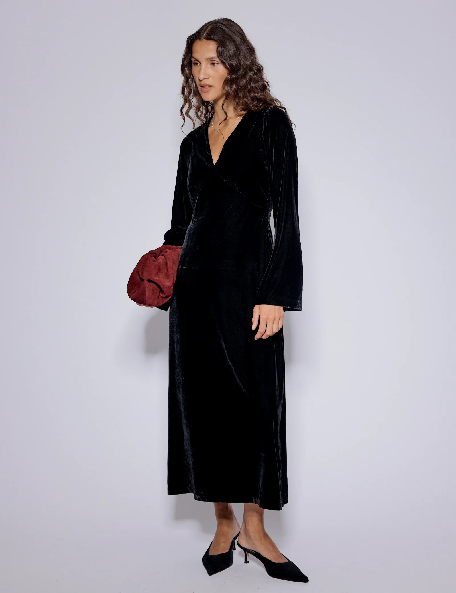 Black Velvet Long Sleeve Josie Midi Dress | Nobody's Child