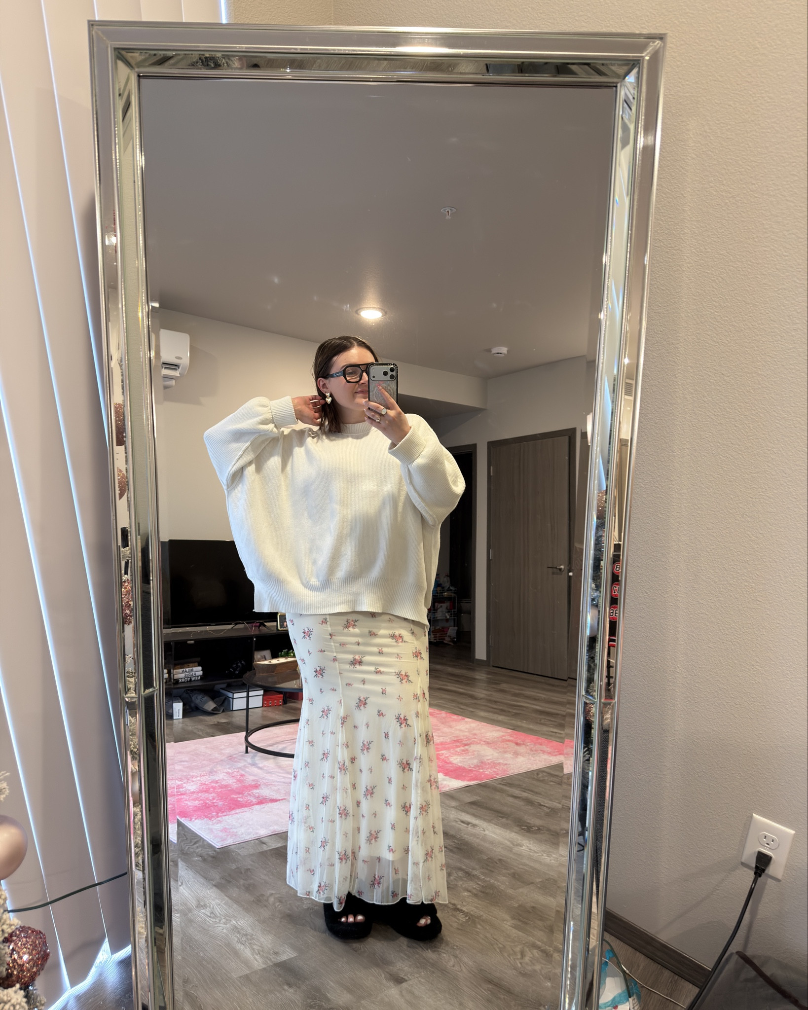 Easy last minute Galentine’s Day outfit! Wore this to a networking event and got so many compliments 🥹

I’m wearing a S sweater, size L skirt and size 9 loafers

#LTKMidsize #LTKootd #LTKValentine