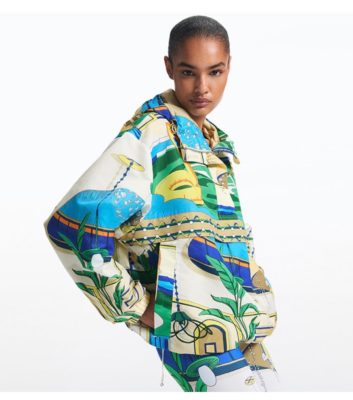 Tory Burch NYLON HALF-ZIP ANORAK

A lightweight anorak featuring our lush and surreal pool print. Made in 100% recycled nylon

#LTKSeasonal #LTKootd #LTKActive