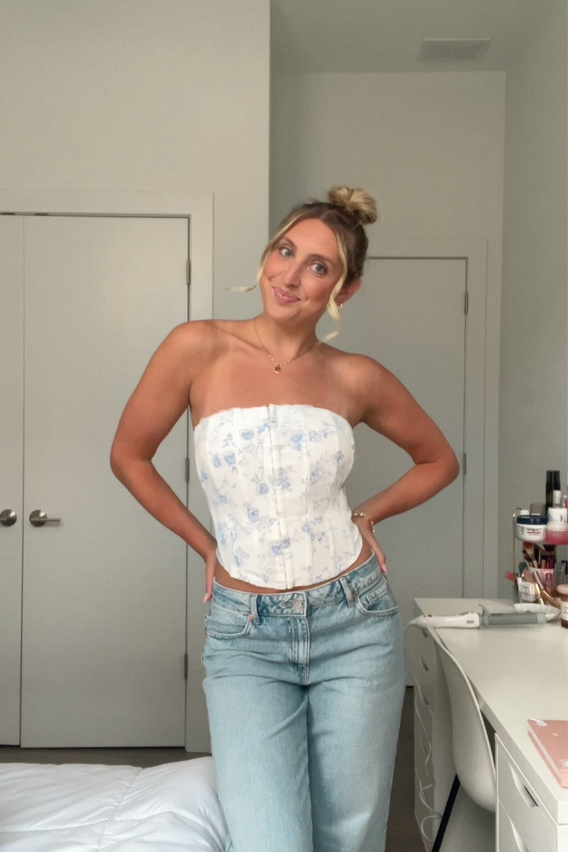 Floral corset and baggy low rise jeans are the perfect combo… you can’t tell me otherwise 😙🩵

#LTKU #LTKSeasonal #LTKfindsunder100