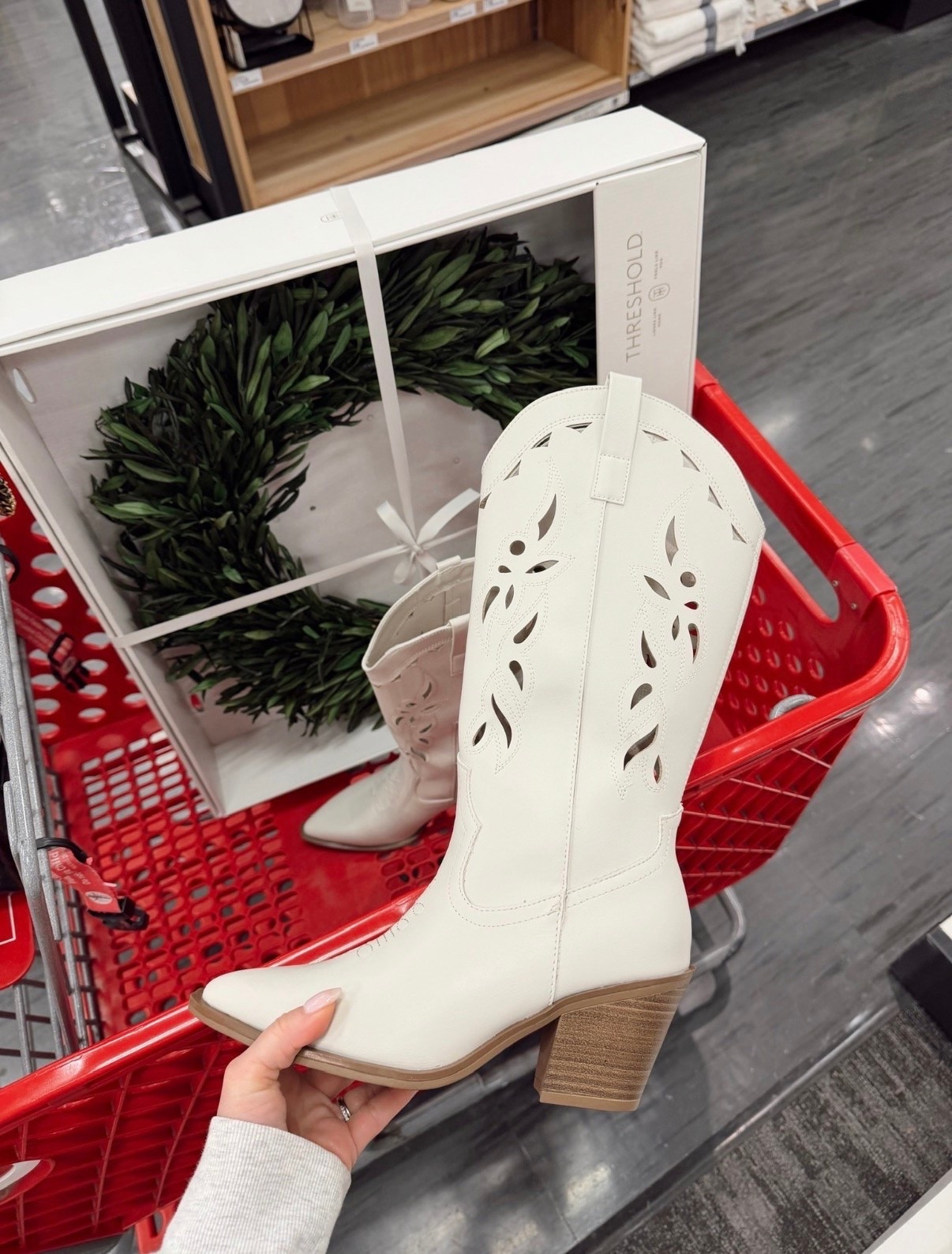 White cowboy boots 🤠👢🎶

#LTKootd #LTKgrwm #LTKSeasonal