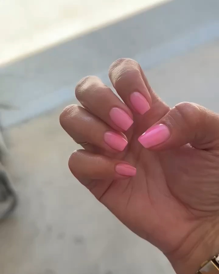 I love these color changing dip powders! Six years of doing my own nails and I’m still impressed with @revelnail 
💕💜Color: Ibiza 

💅Comment “NAILS” for the links!

#dippowdernails #revelnail