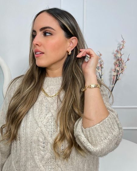 It’s giving rich auntie and I’m here for it 💁🏻‍♀️✨

Love me some timeless statement jewelry @marlynschiff ✨

#marlynschiffstyle #LTKNewYear #AD

#LTKGiftGuide #LTKMostLoved #LTKfindsunder100