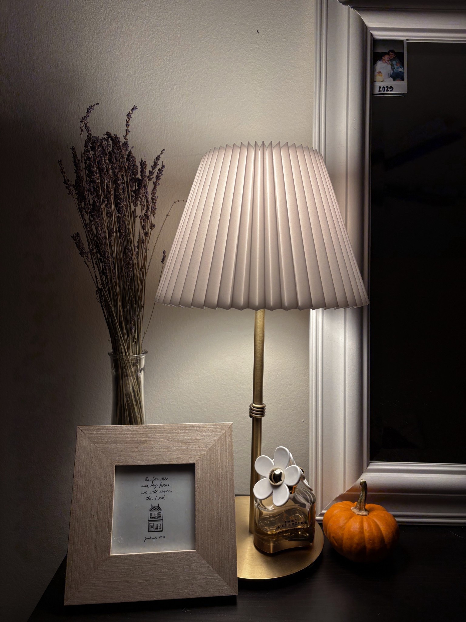 Night stand decor 🤍🎃