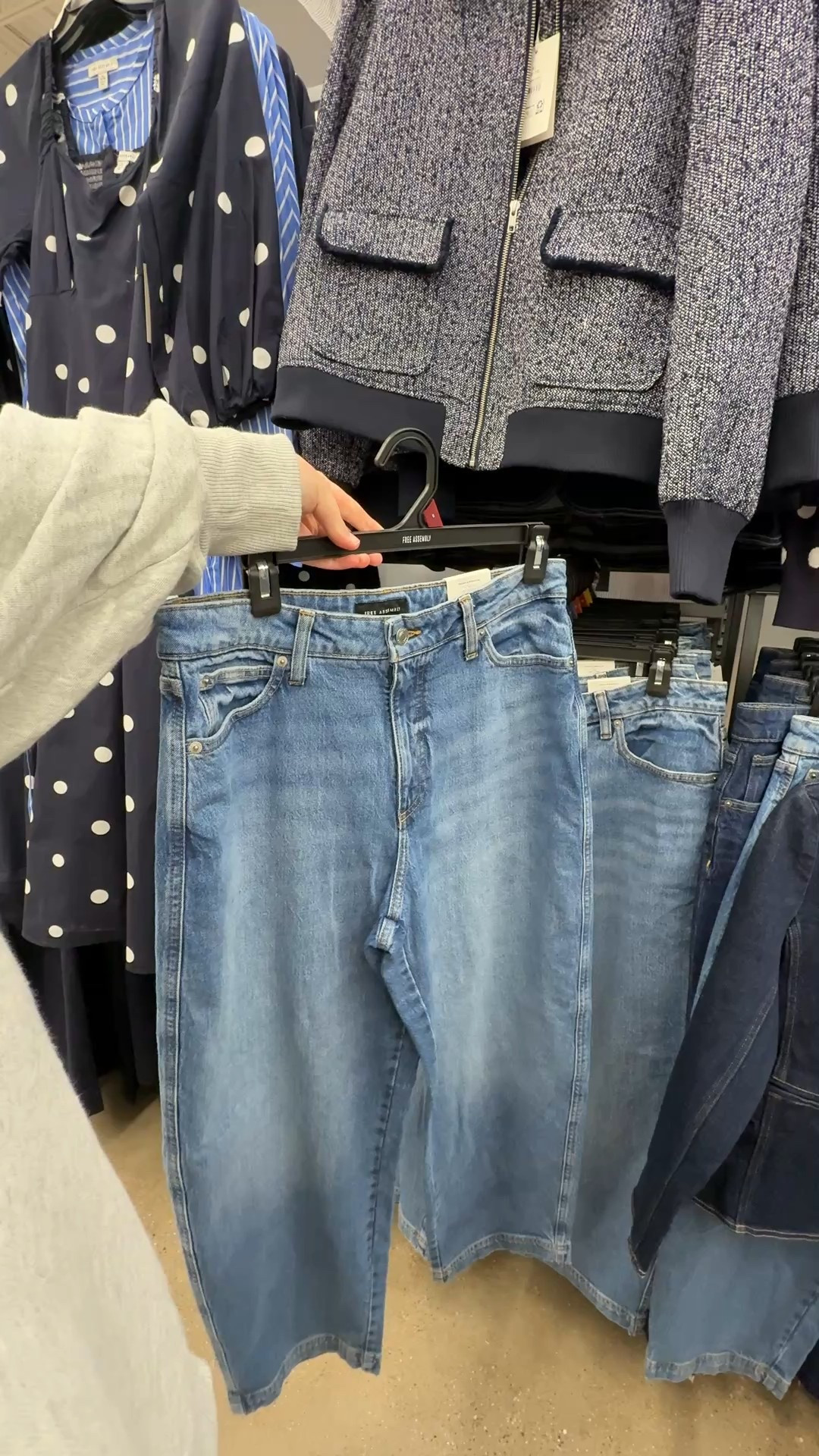 These jeans at Walmart buy free assembly are so good. They are barrels. I wish I could find my size, but they were already sold out.!!
