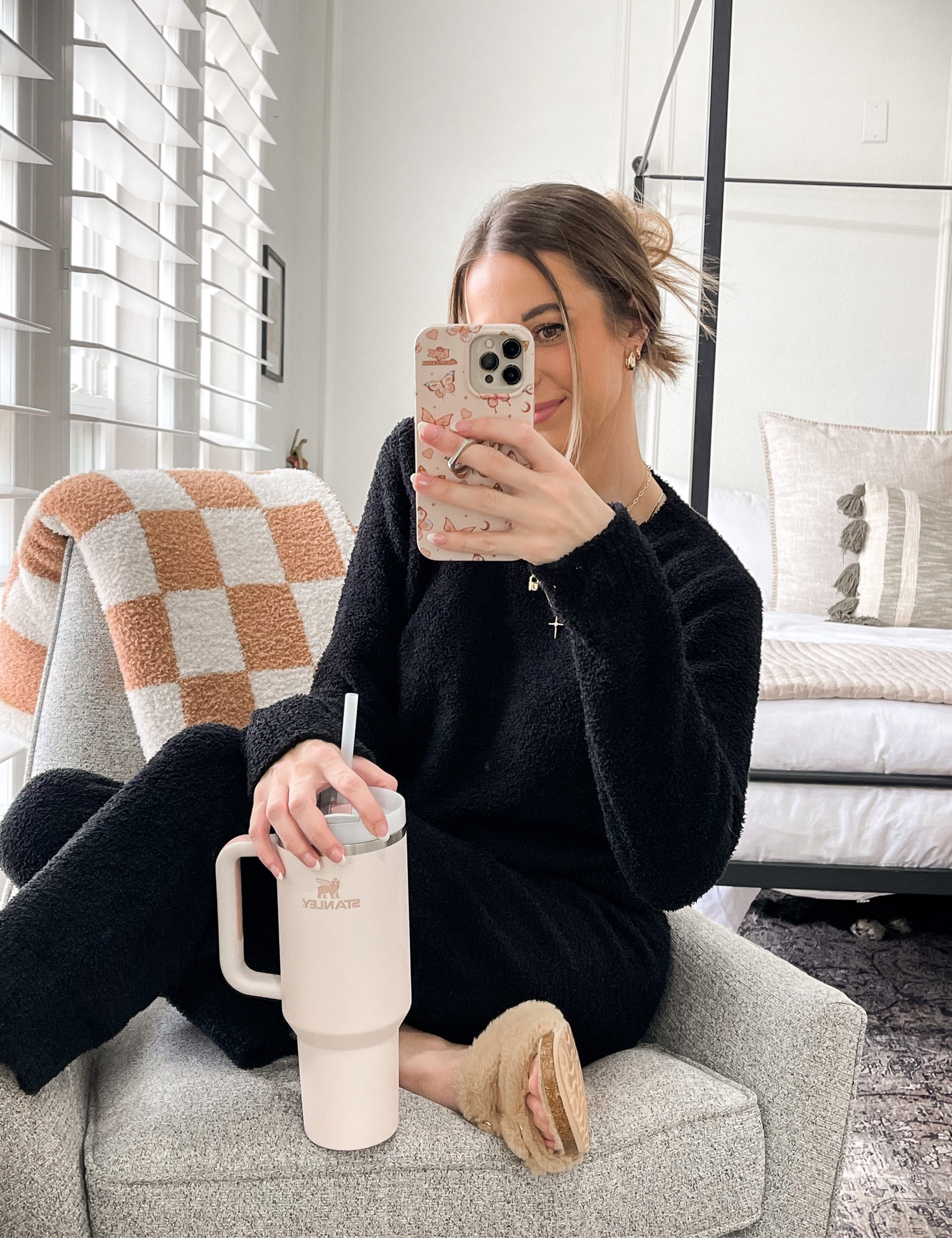 Amazon loungewear set 🖤☁️💫

#LTKstyletip #LTKtravel #LTKFind