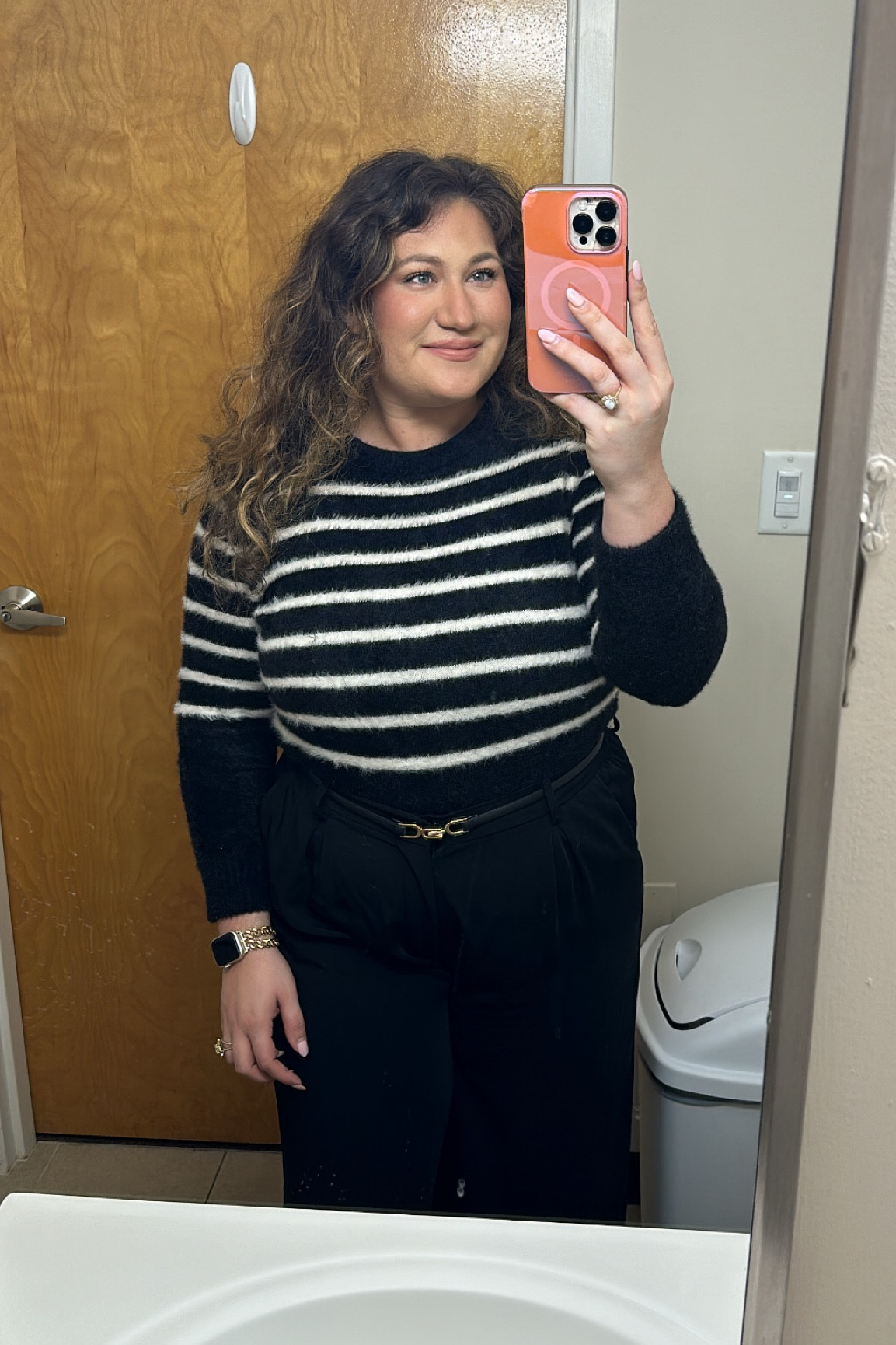 Black &amp; gold work fit 

#LTKworkwear #LTKmidsize