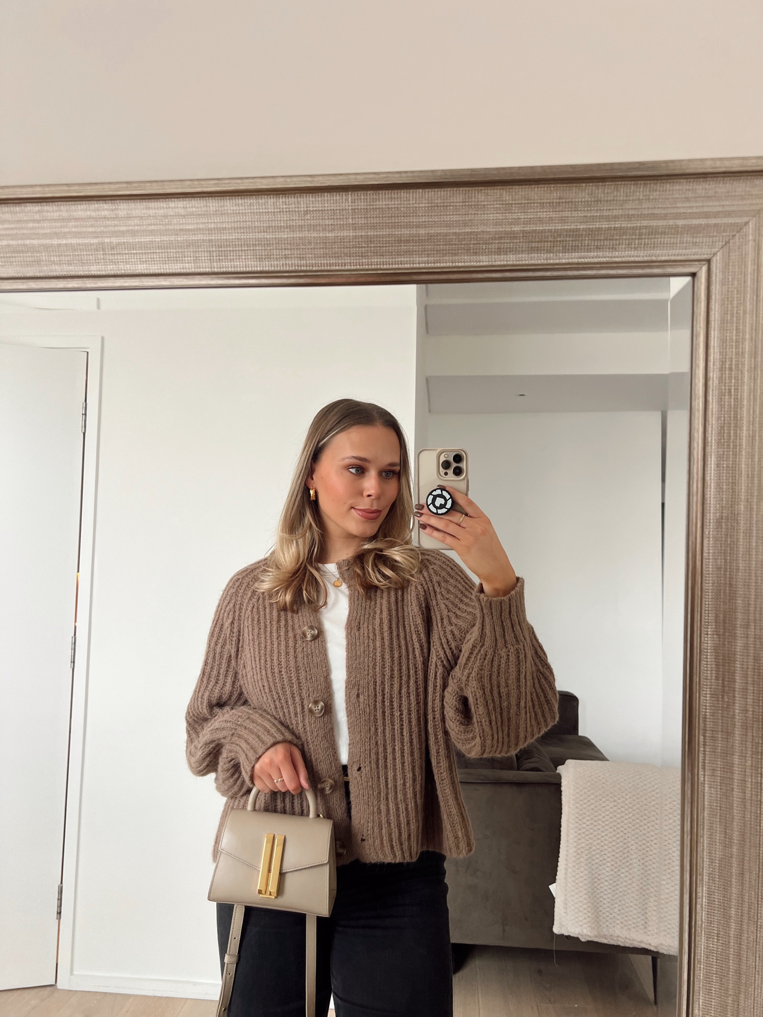 Saturday brunch outfit ☕️

Autumn outfit, knitwear, chocolate brown, transitional outfit, what to wear in London, neutral outfit, casual ootd

#LTKuk #LTKautumn #LTKstyletip