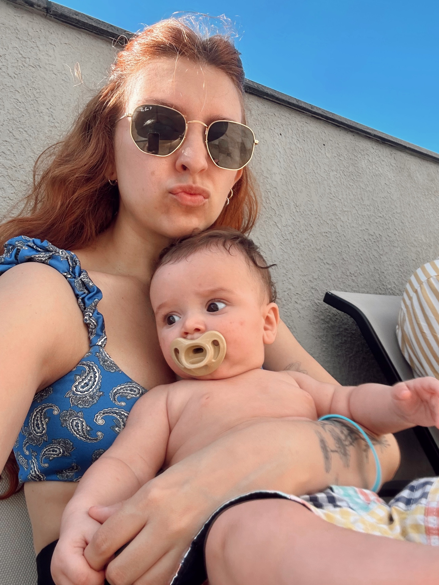 Chupeta fofa e minimalista em cores lindas da NUK 🤏🏻 

*lembrando que o uso de chupeta não é recomendado, viu?! Mas como cada mãe escolhe suas batalhas, aqui optamos usar! 

Escolhemos esse modelo com indicação de uma amiga dentista por ser uma das opções que menos prejudica a dentição (se usado com moderação e tirado até os 2 anos 💖)  

#LTKbaby #LTKFind #LTKbrasil