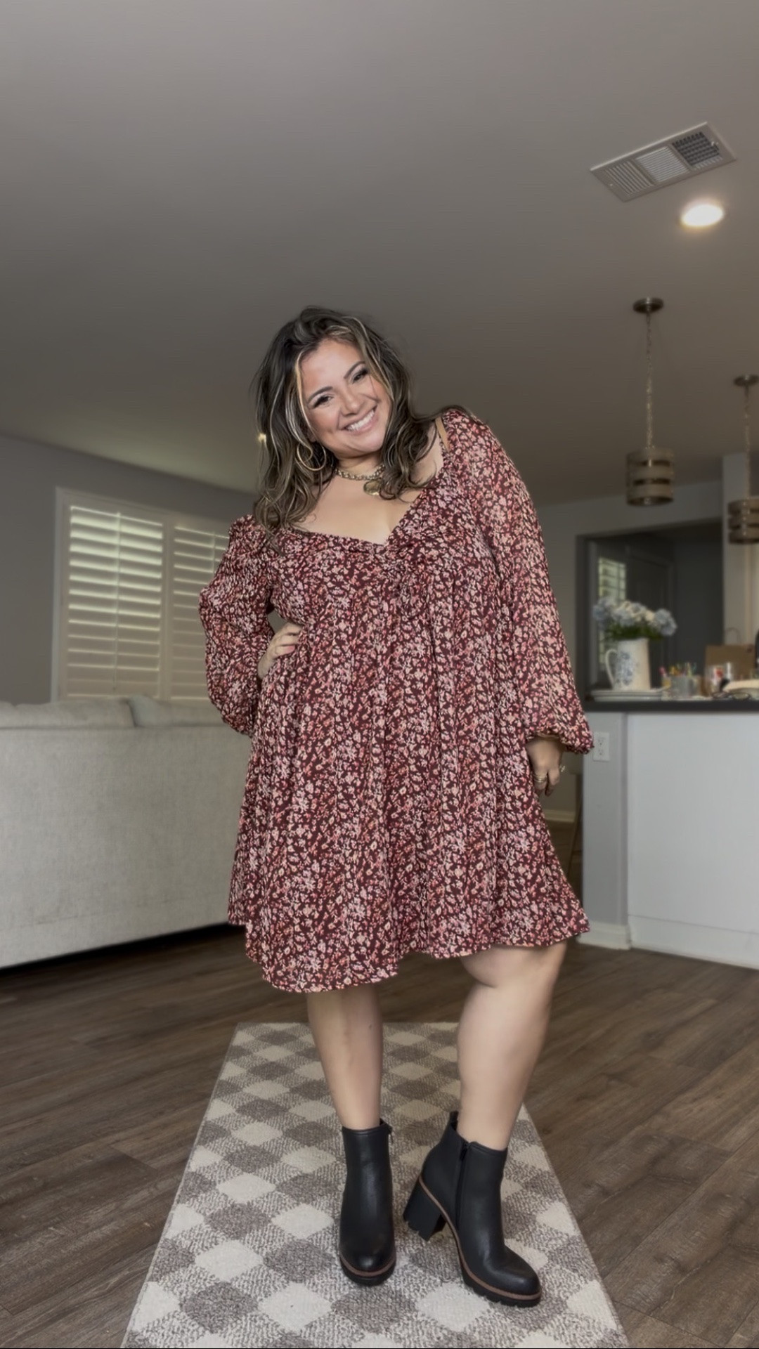 Such a cute and flowy dress. Perfect for hiding ALL the things. They only have it in green so it goes FAST! 🩷🩷⭐️

#LTKootd #LTKmomlife #LTKSeasonal