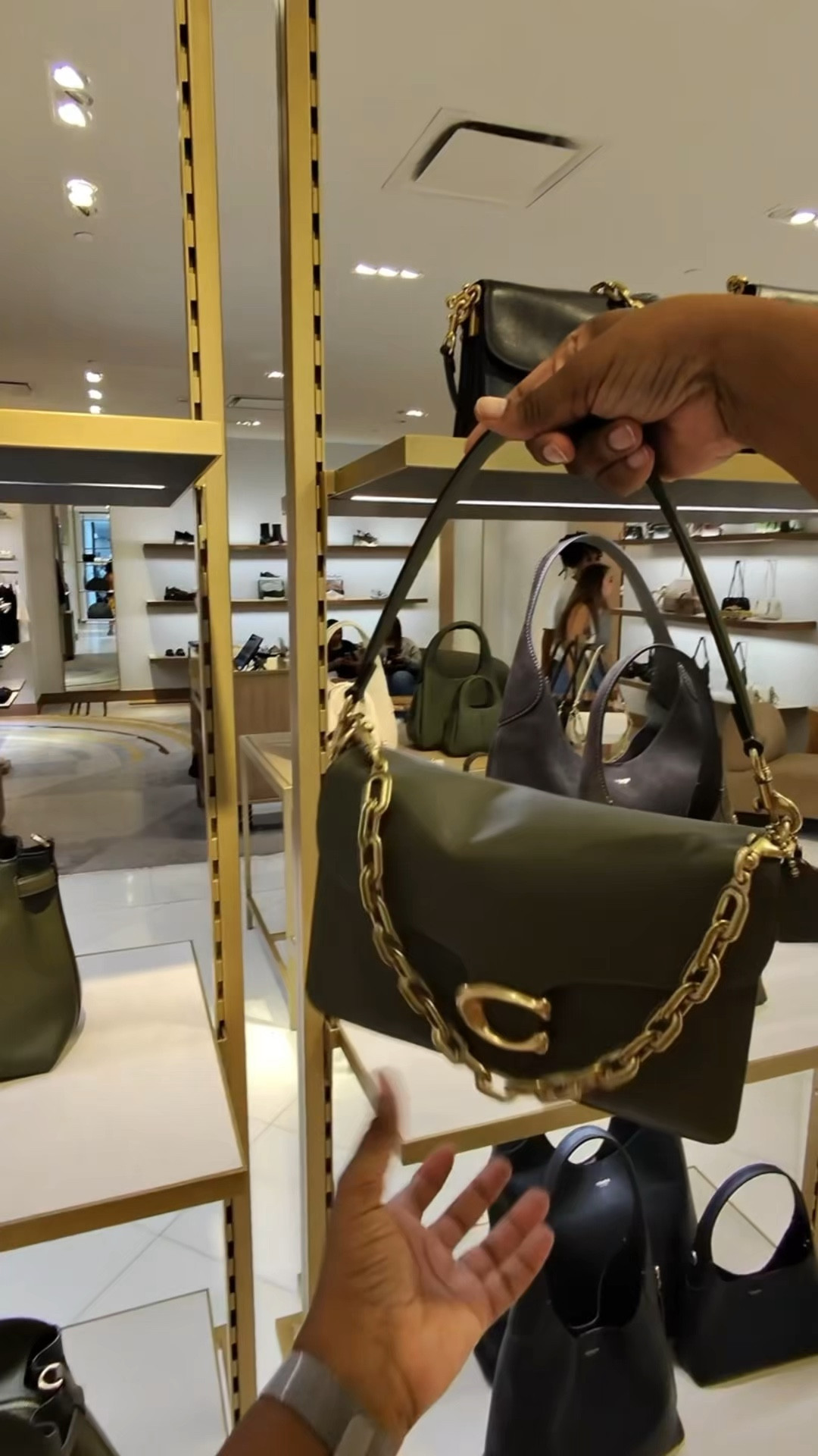 From brunch to business — this Coach purse transitions perfectly ☕💼
#coachbag #workstyle #fashiondaily

#LTKItBag