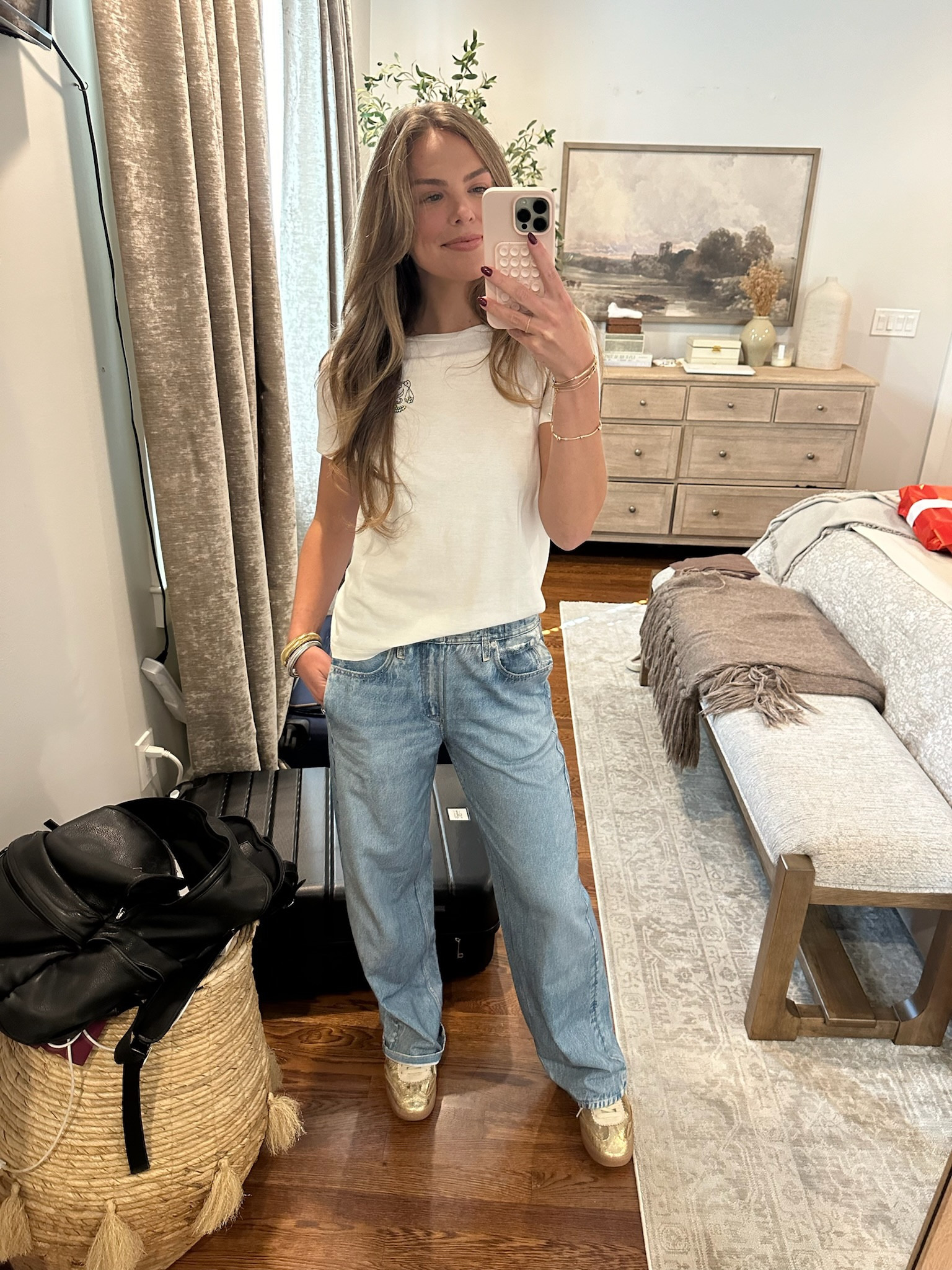 OOTD! My fave sweatpants “jeans” & Dolce Vita sneakers 🤍

#LTKStyleTip #LTKTravel #LTKFallSale
