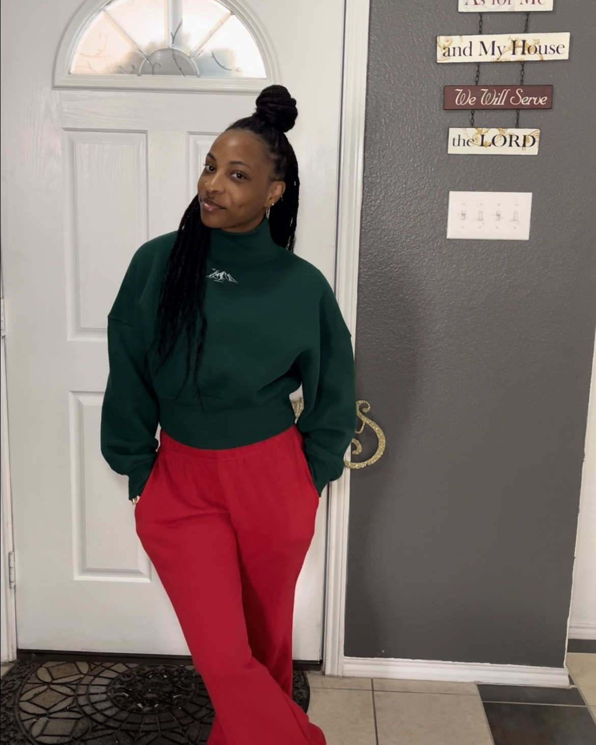 Target Wild Fable High-rise Sweat Pants & Mock Turtleneck Sweatshirt❤️💚

#LTKFindsUnder50 #LTKHoliday #LTKStyleTip