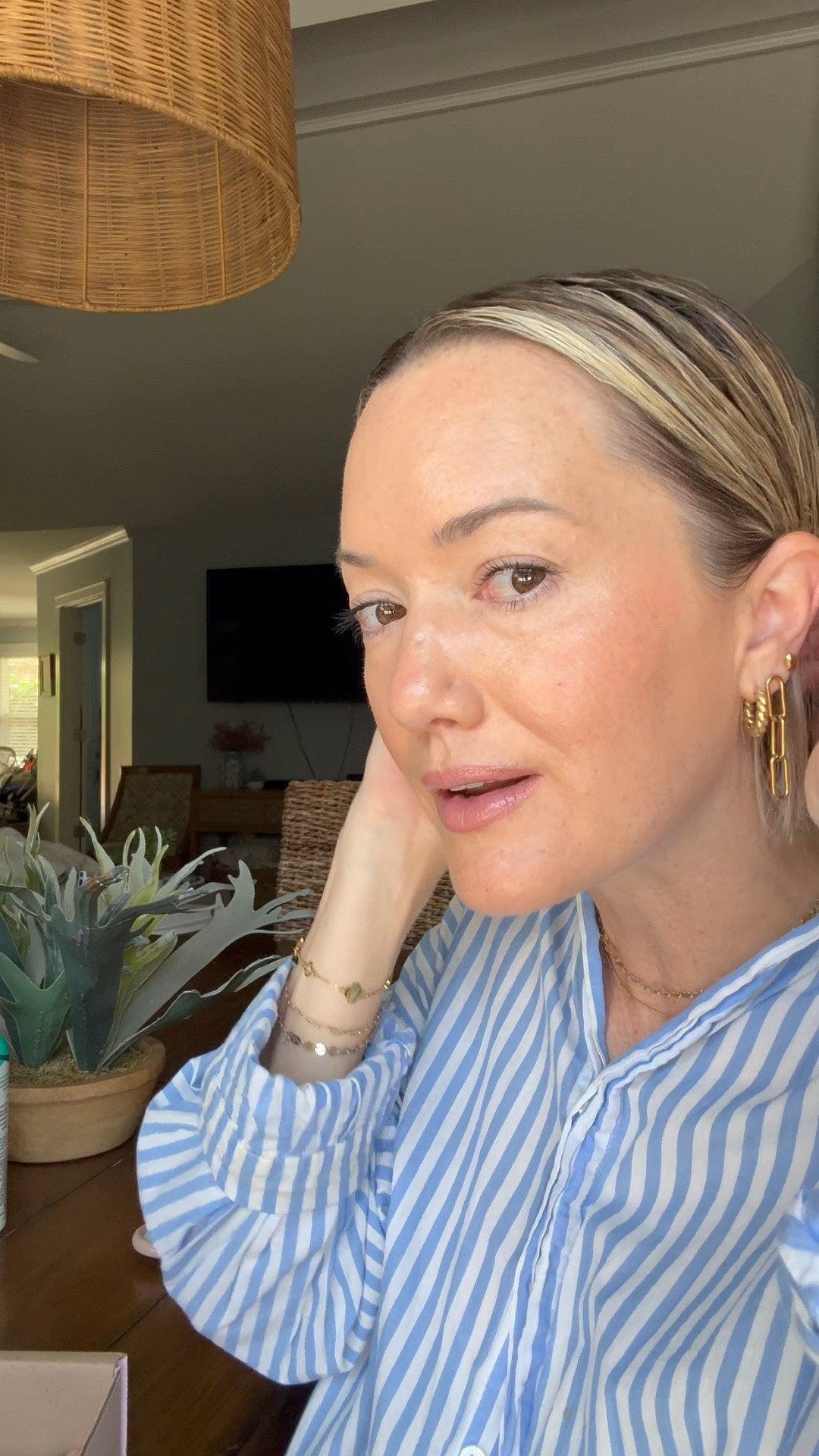 40 year old over here with the most simple makeup routine that gives a great glow!

Sunny days skin tint in 20 Mulholland
Swipe serum concealer in 7.5 lad
Mascara in Jet
BeachPlease cheek balm in Rush Hour
Lip pencil in Check Me Out
Lip jelly in Pistachio

#LTKBeauty #LTKOver40 #LTKgrwm