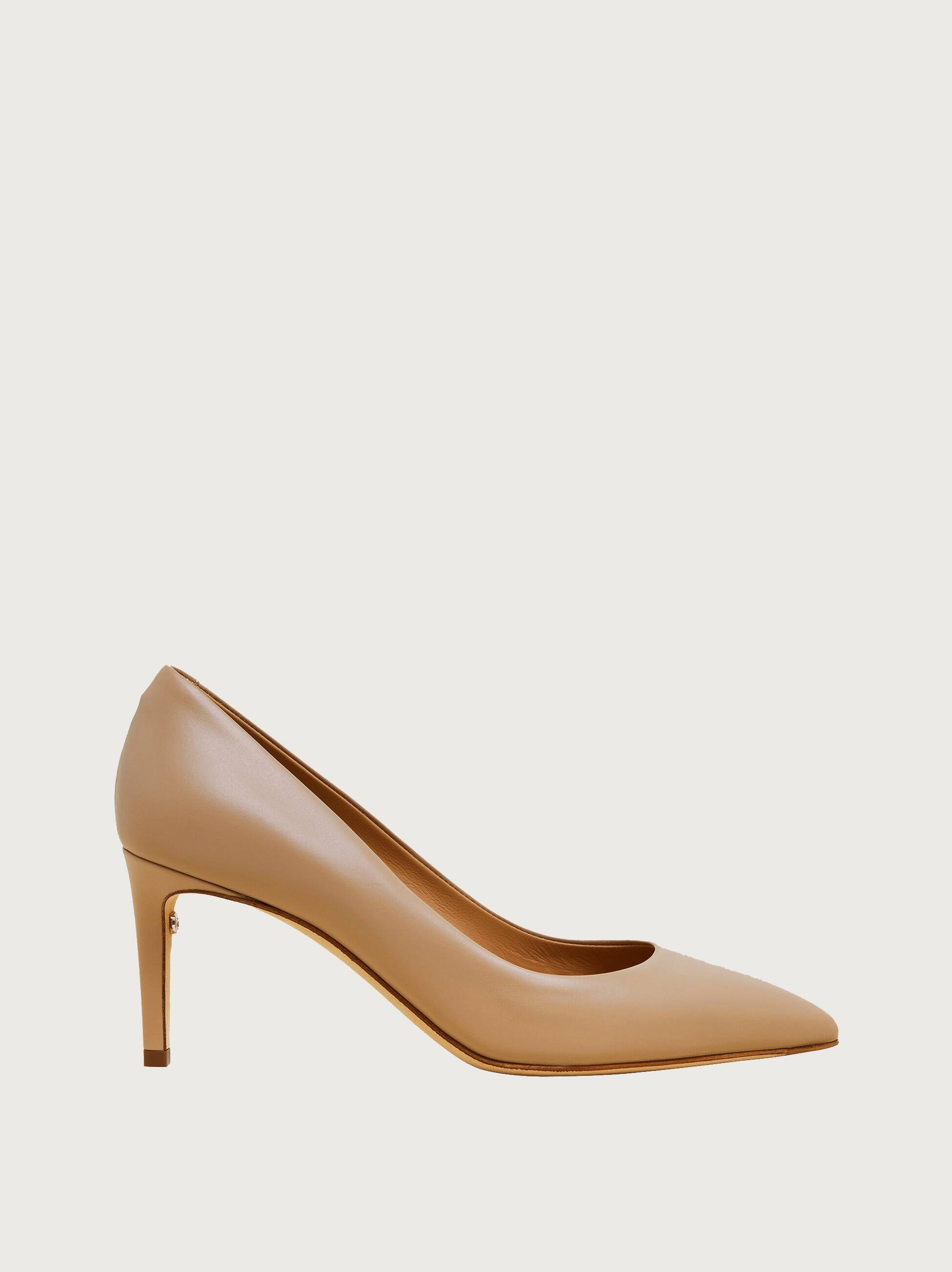 Salvatore Ferragamo Women Pump shoe Beige Size 9.5 | Ferragamo