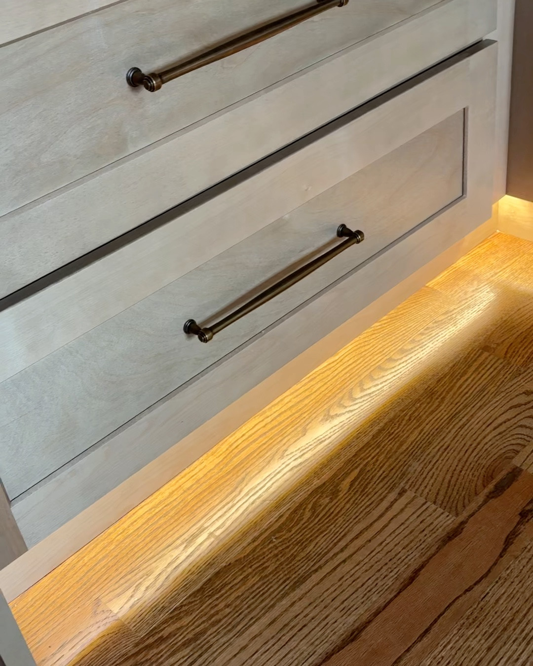 Cabinet lights are a must have for any kitchen. Added everything our contractor used to make this happen!

#LTKHome