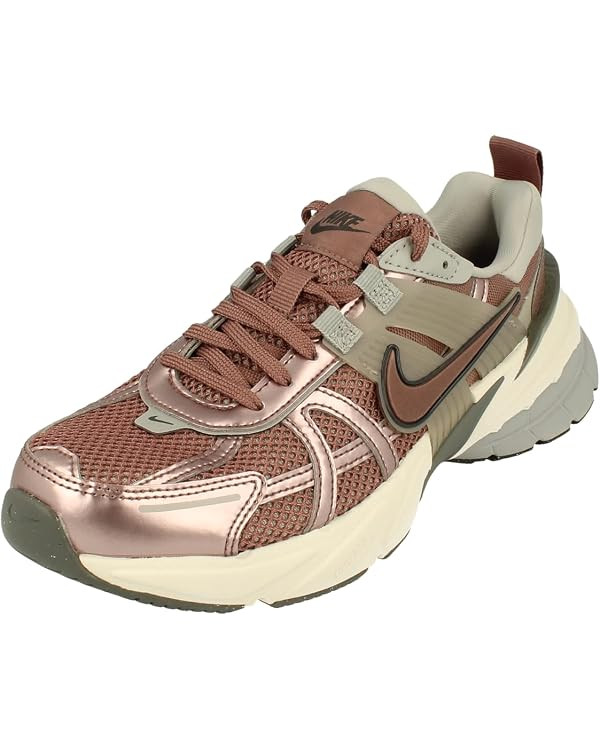 Nike Women's Sneaker | Amazon (US)
