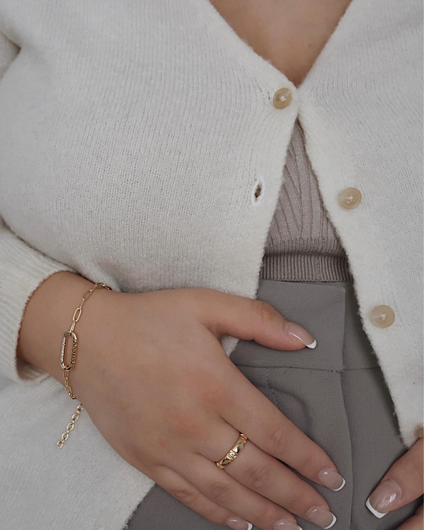 Cozy in cashmere and monochrome 🤍

#LTKSeasonal #LTKbump #LTKunder50