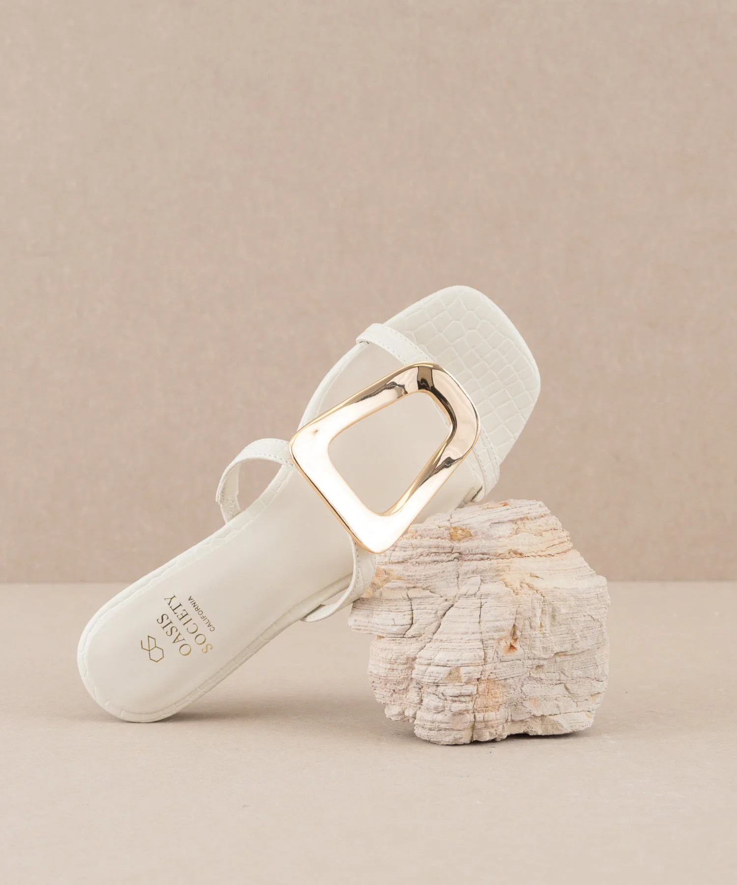 The Amiyah | White Statement Buckle Sandal | Oasis Society