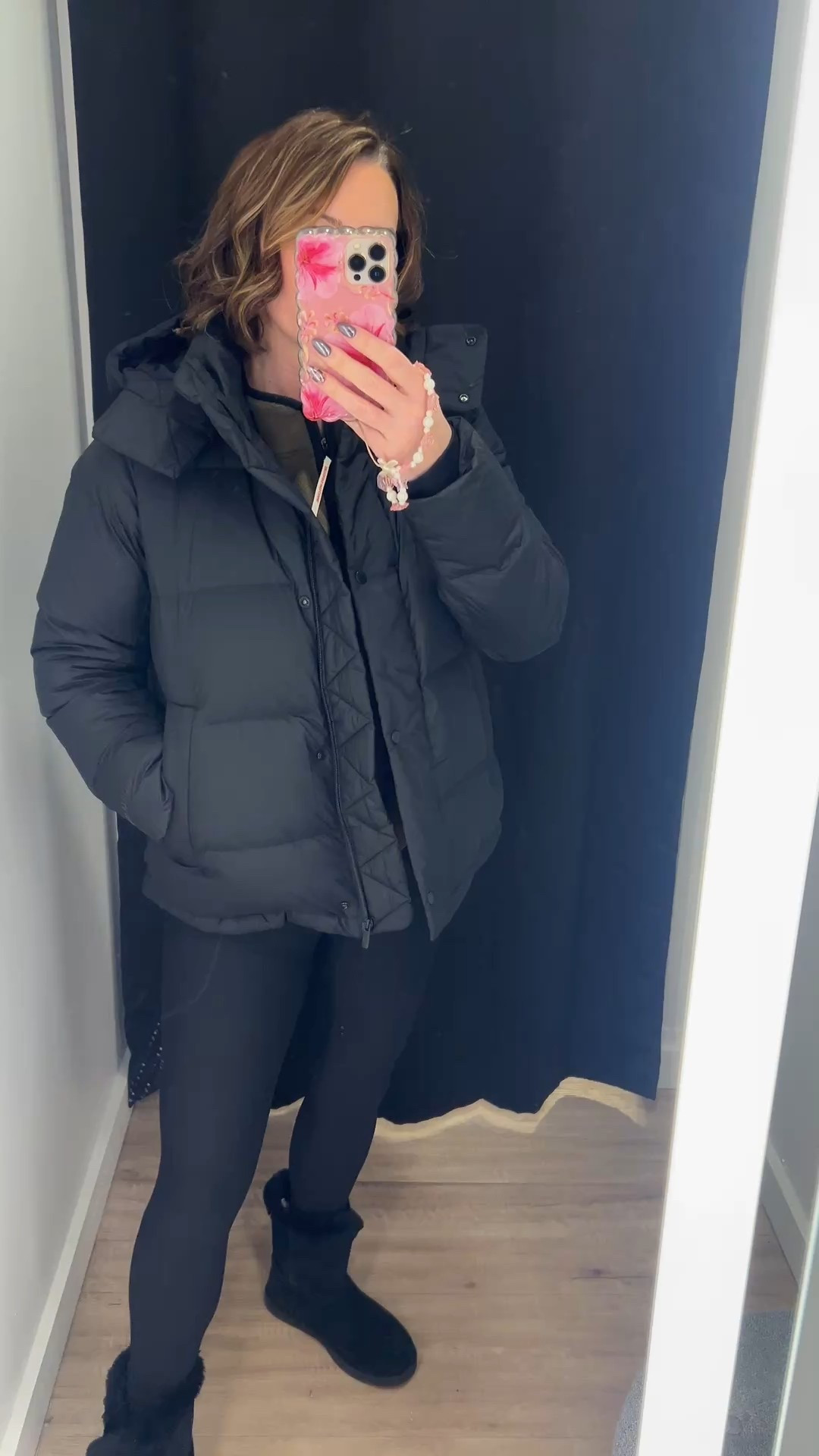 Lululemon wunder puff jacket runs big! I’m wearing the size 8. 

#LTKSeasonal #LTKMidsize #LTKHoliday