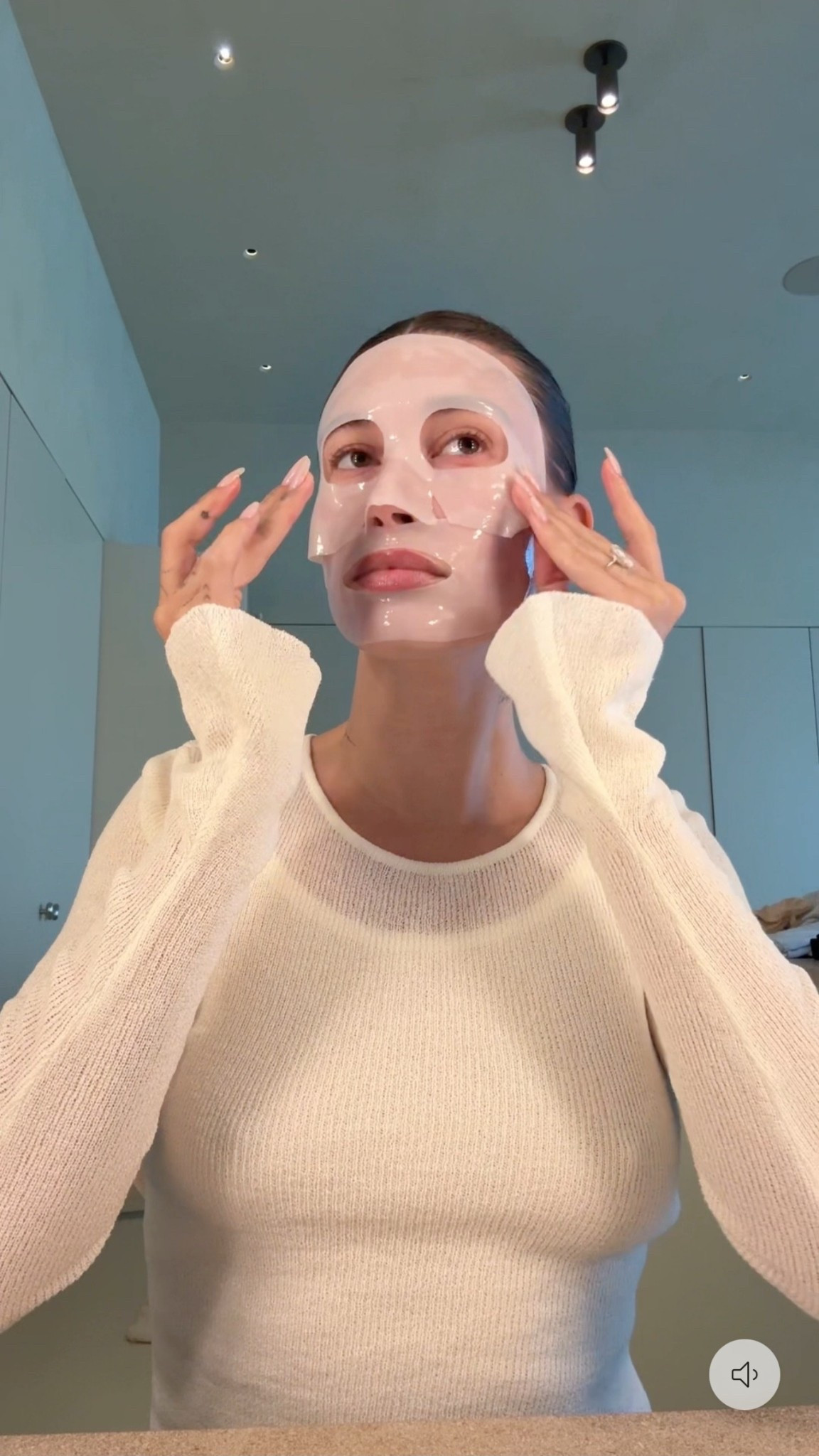 Hailey Bieber's favorite celebrity favorite face mask

#LTKBeauty